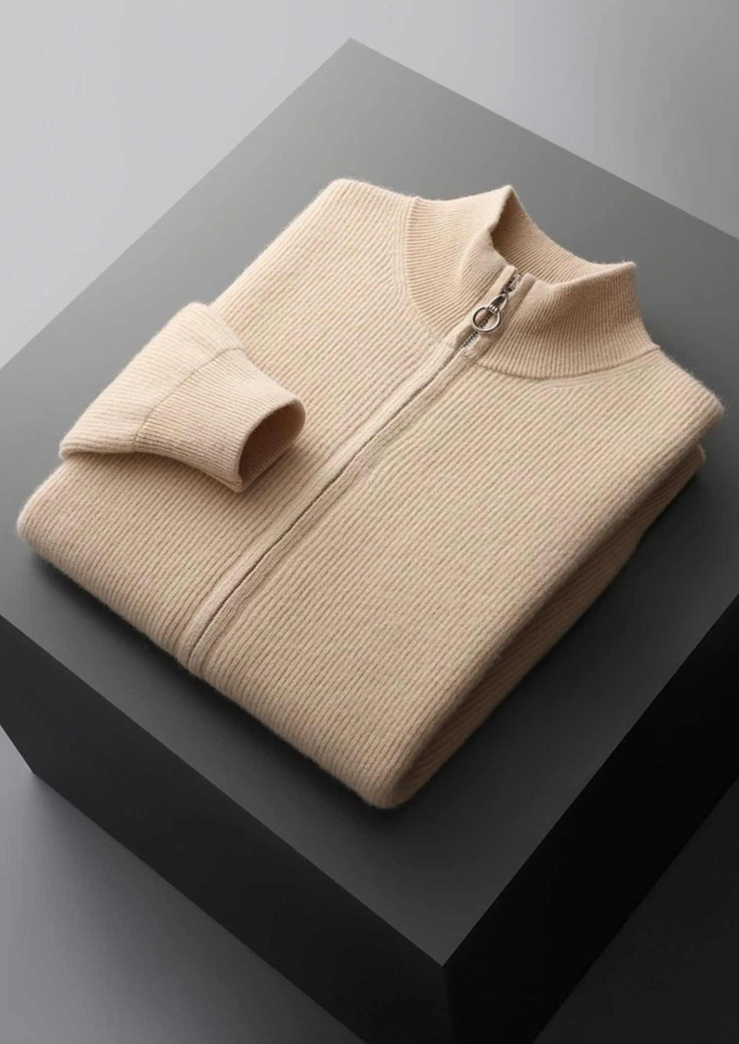 Cardigan com Zíper Canelado em Lã Merino Extrafina