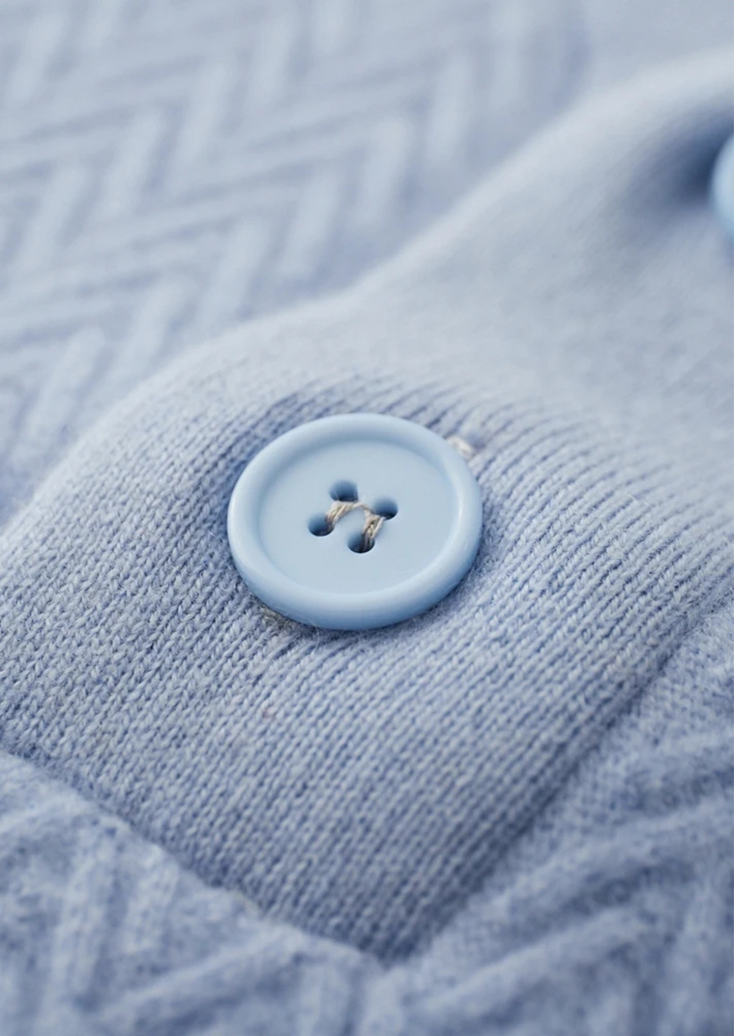 Suéter Premium em Cashmere com Botões e Padrão Zigue-Zague