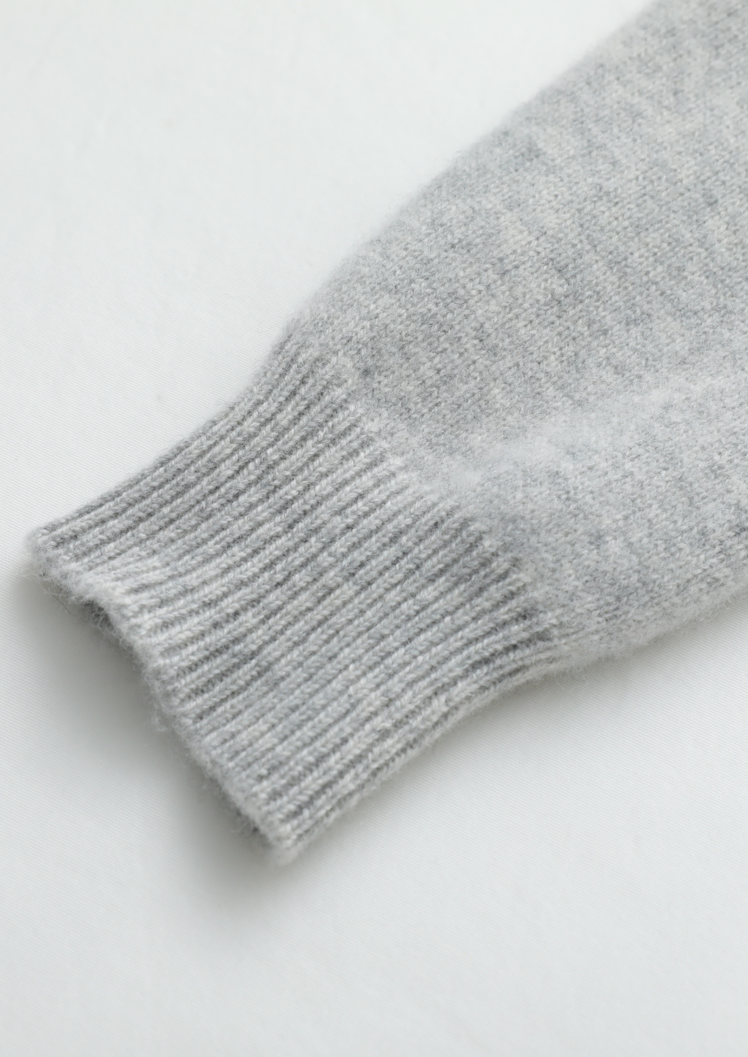 Conjunto Luzzo Cinza Claro em Lã Merino Extrafina Pura