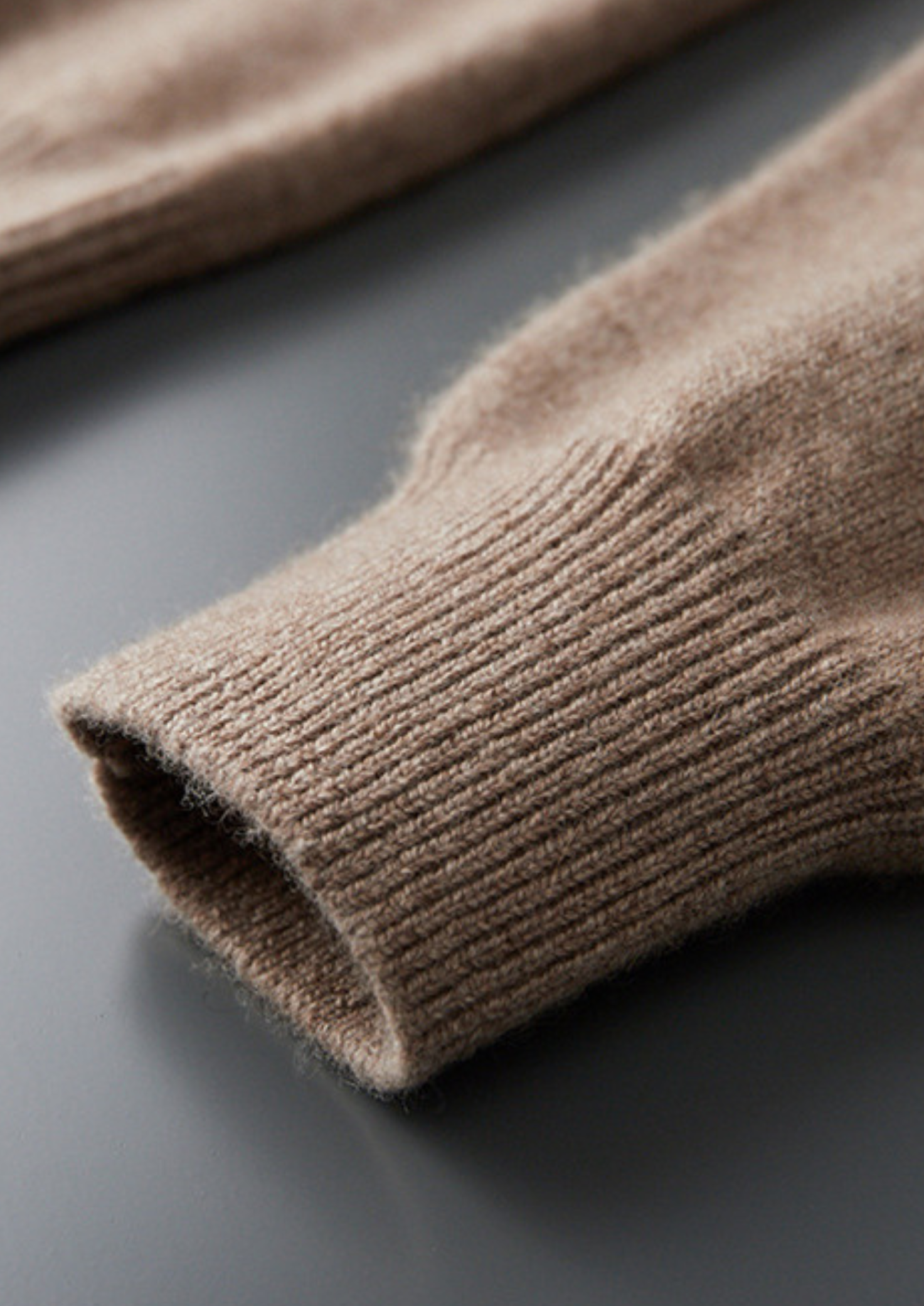 SUÉTER GOLA V ESSENCIAL EM CASHMERE PURO