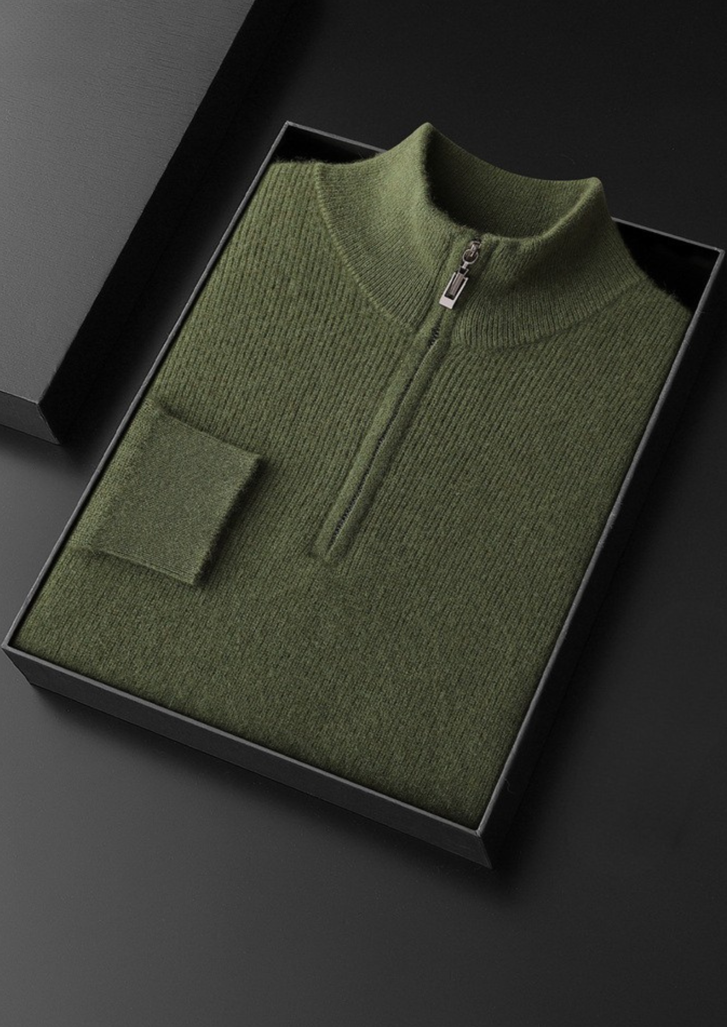 MEIO ZÍPER CANELADO EM CASHMERE PURO VERDE OLIVA