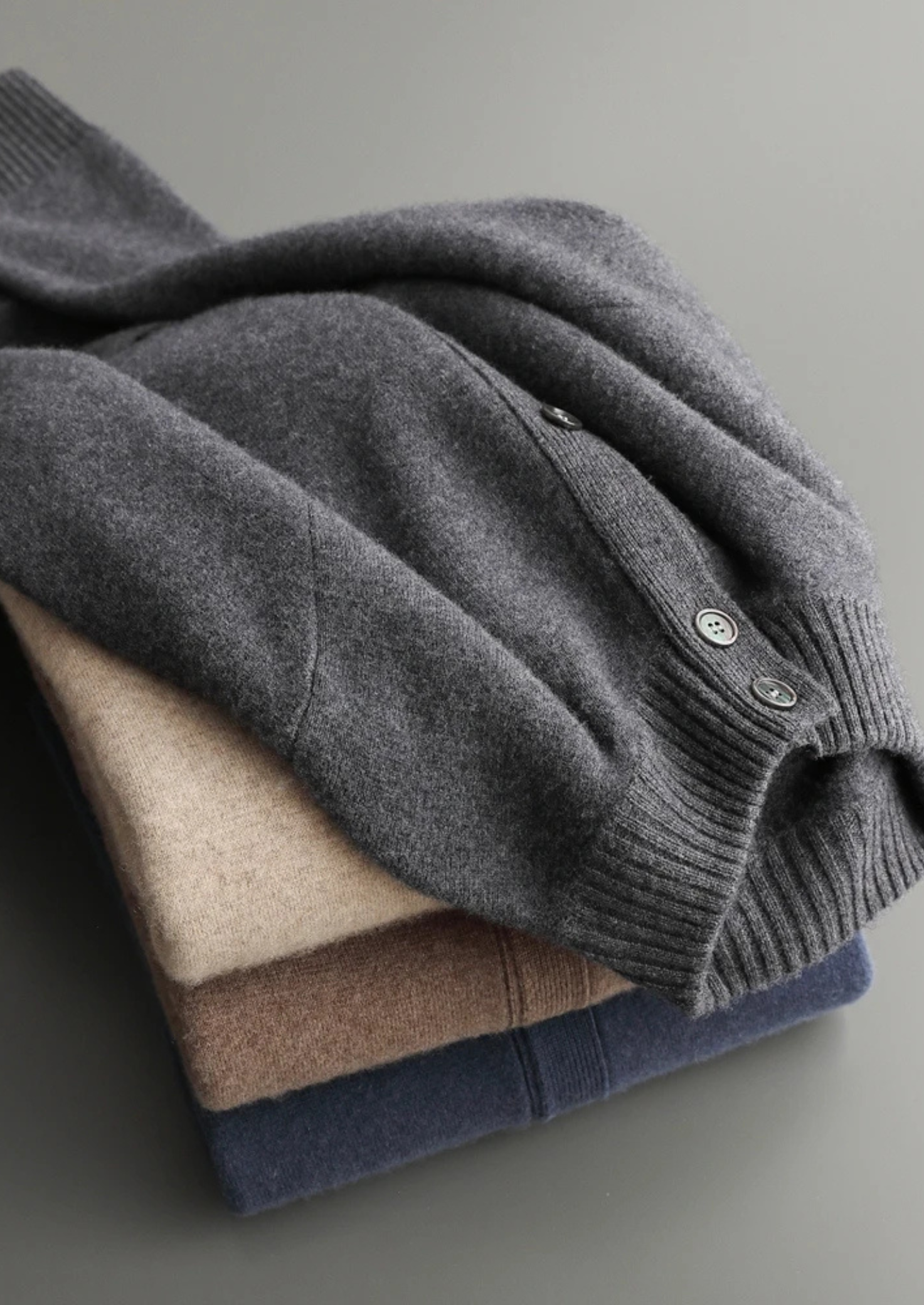 Cardigan com Botões em Cashmere Premium