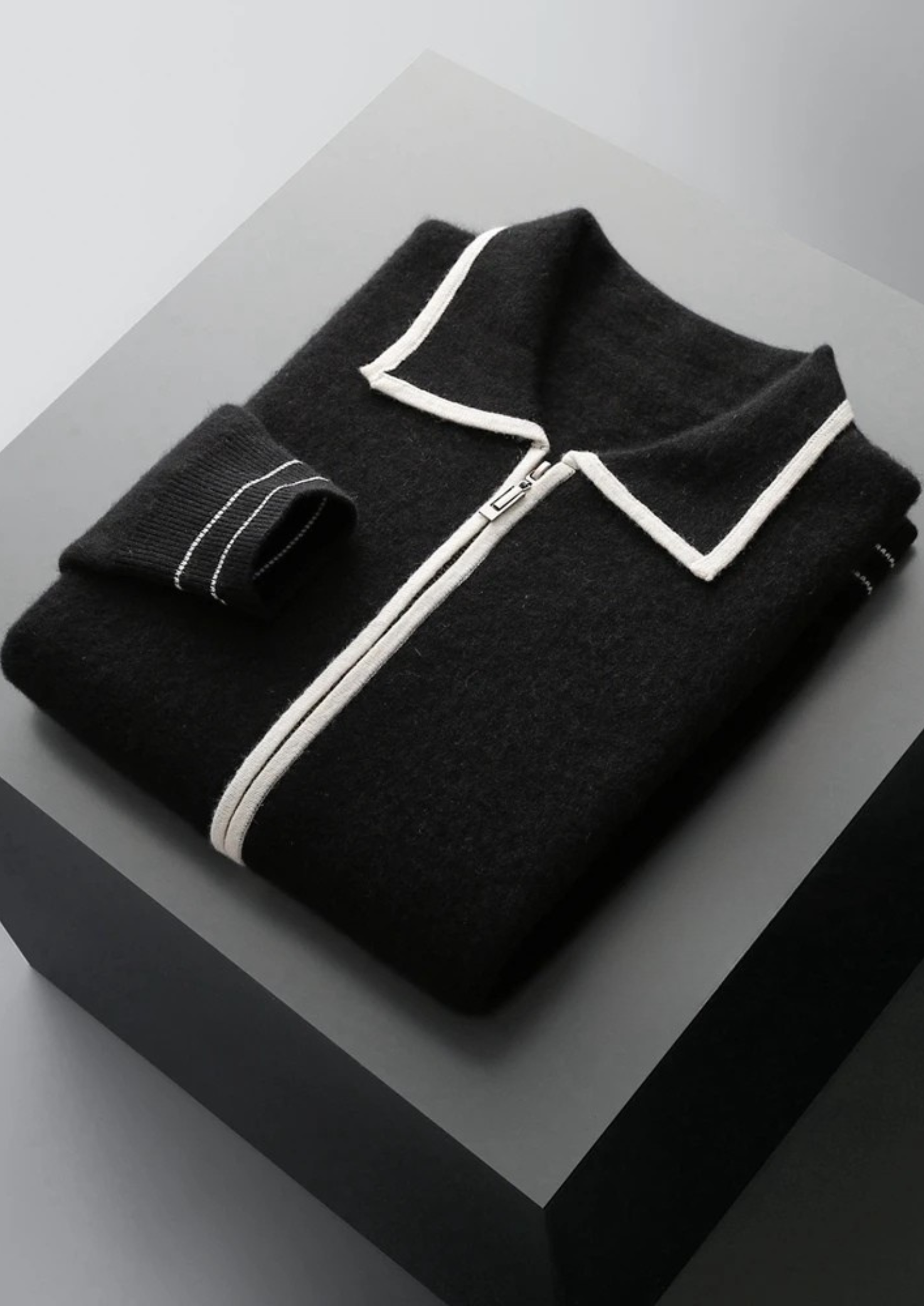 Cardigan Polo Bicolor em Lã Merino Extrafina Pura