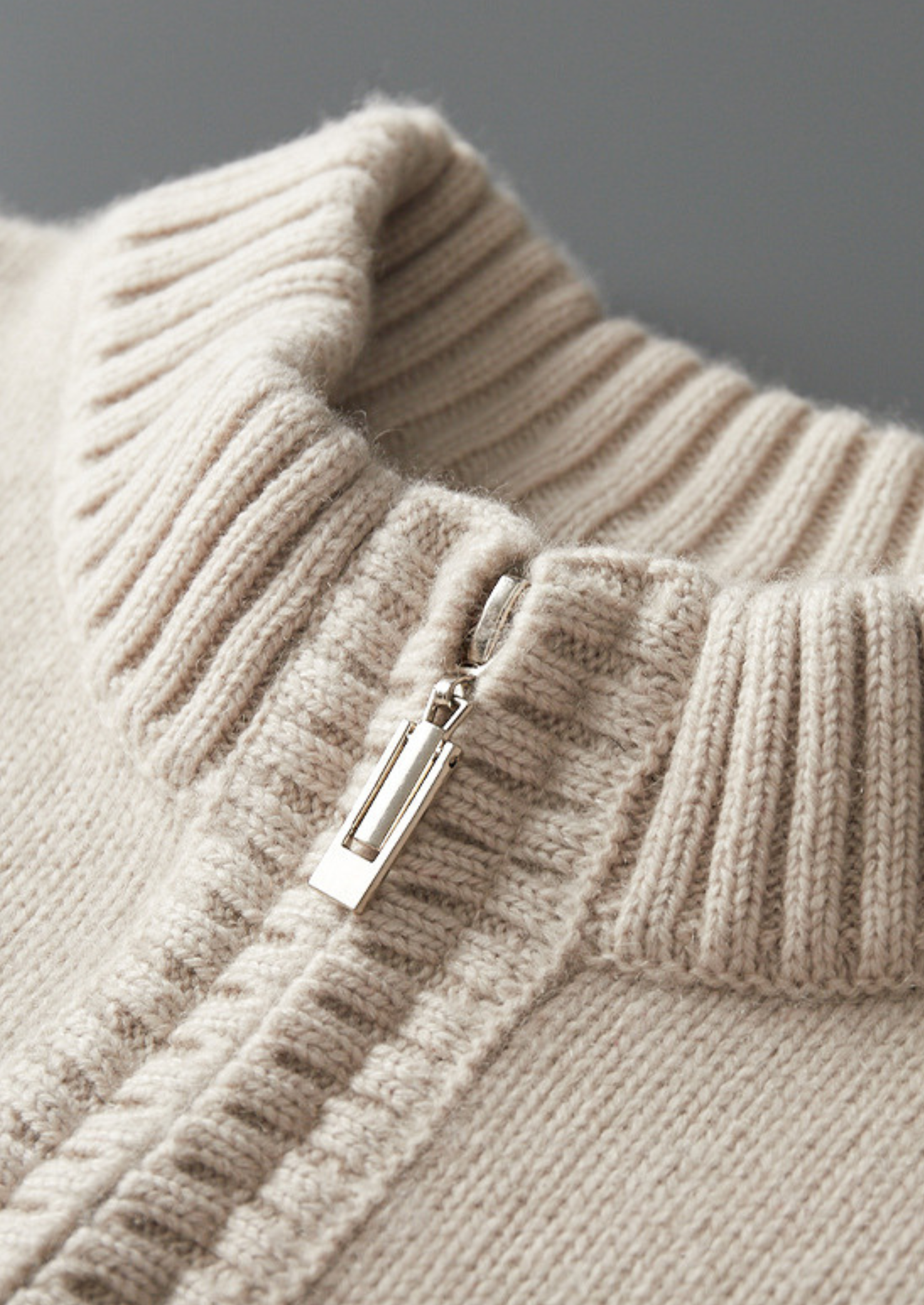 SUÉTER MEIO ZÍPER EM CASHMERE PURO BRANCO GELO