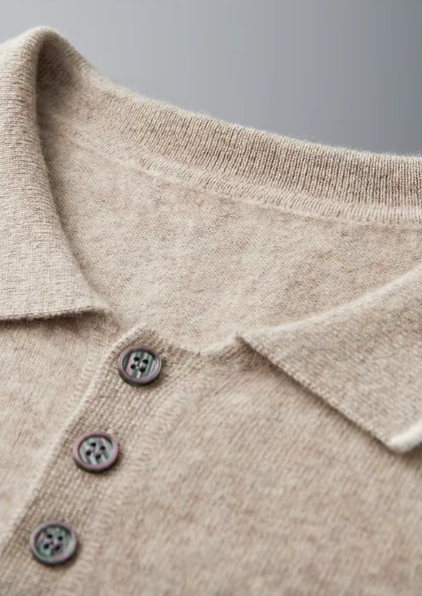 POLO BICOLOR COM BOTÕES EM CASHMERE PREMIUM