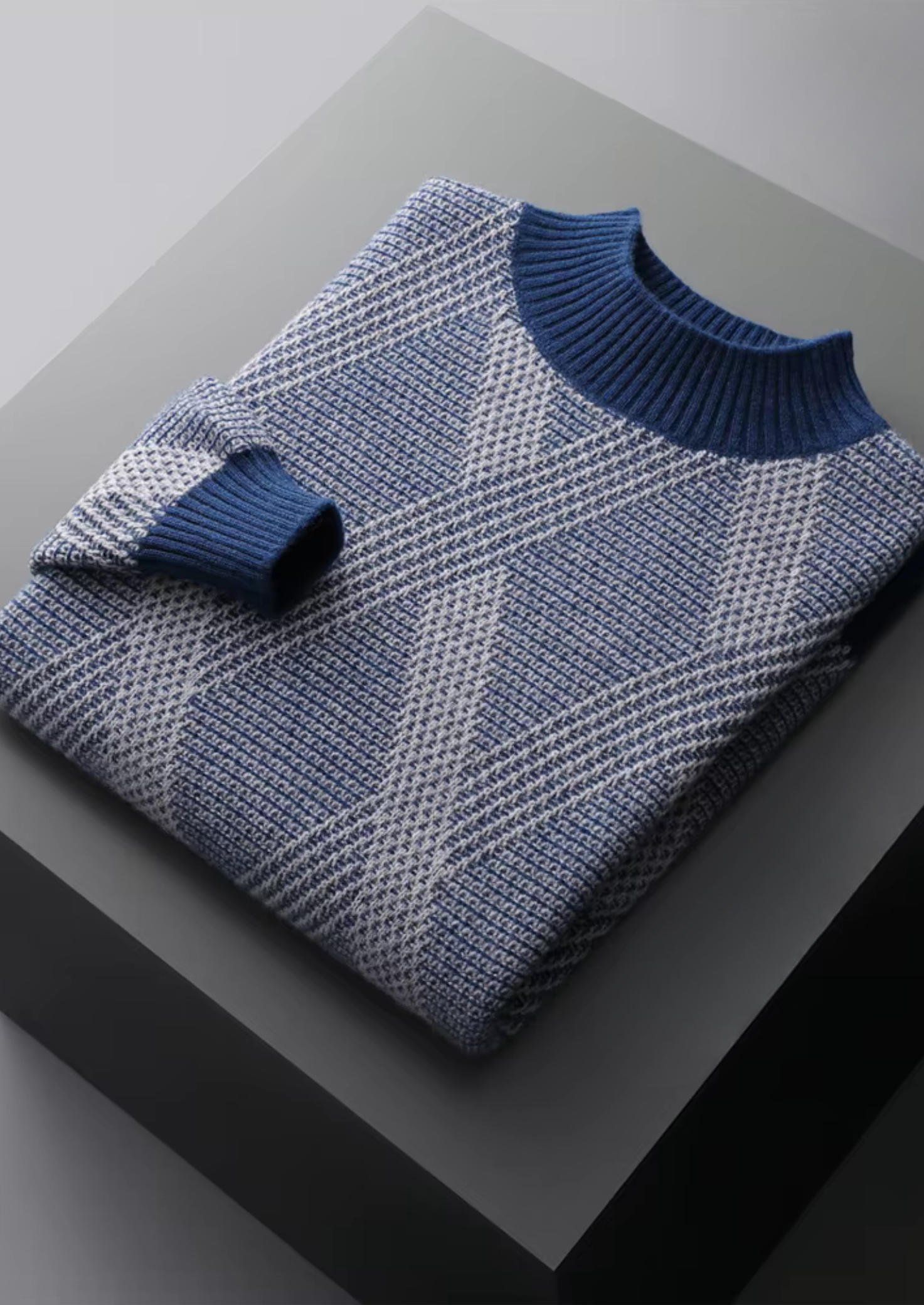 Suéter Gola Alta Bicolor Estampado em Lã Merino Extrafina Pura