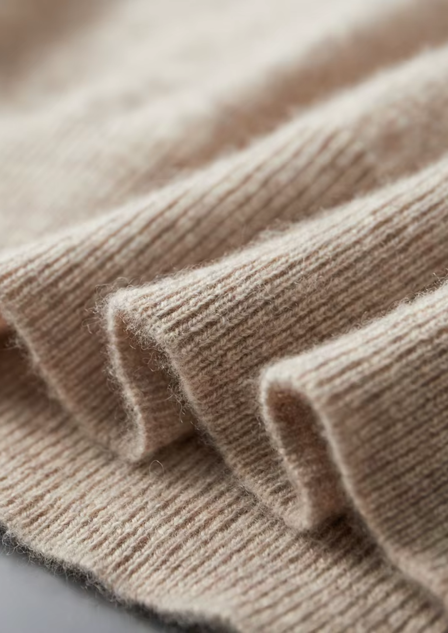 POLO BICOLOR COM BOTÕES EM CASHMERE PREMIUM