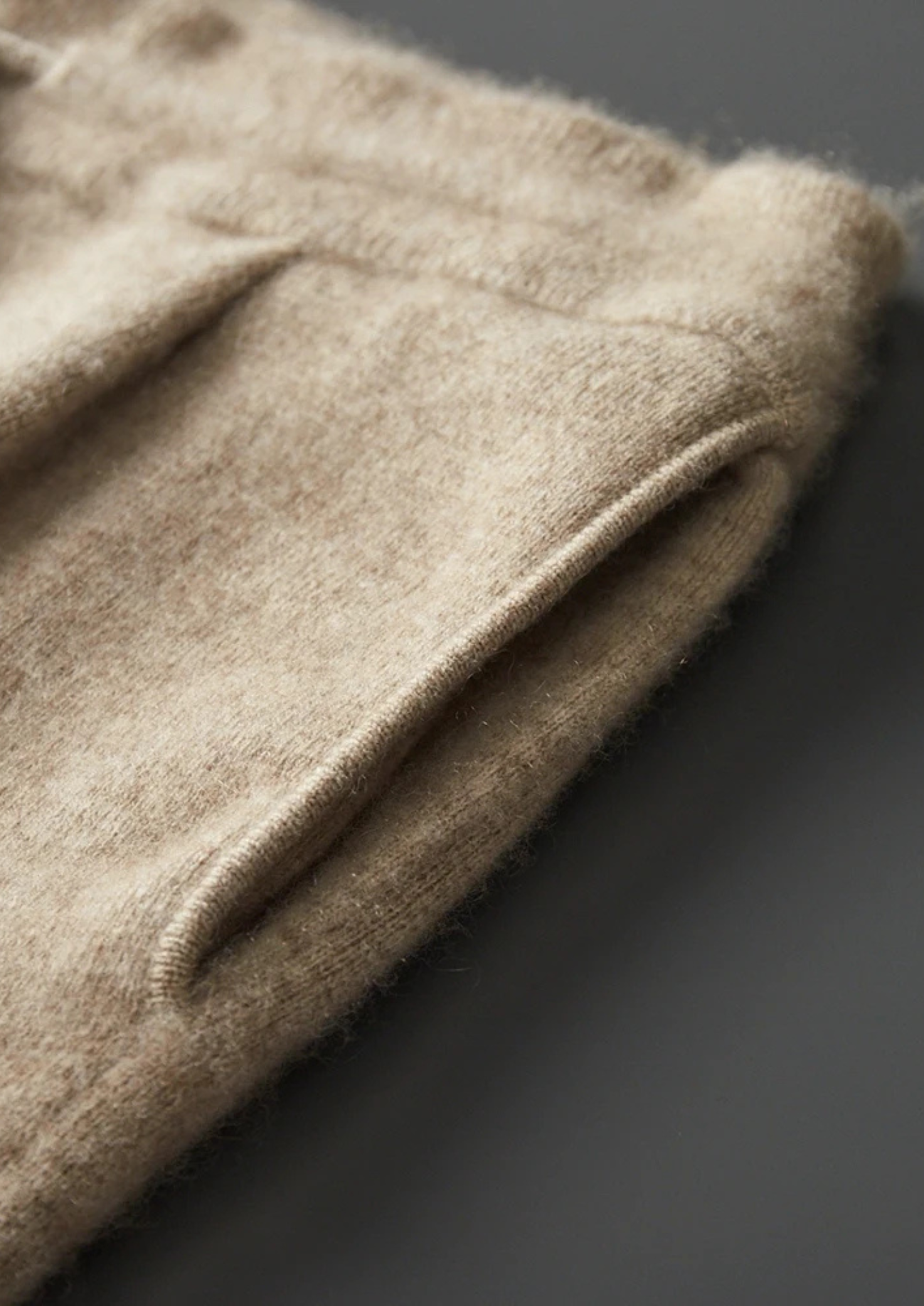 CONJUNTO DENIS DE LAZER EM CASHMERE PREMIUM AREIA