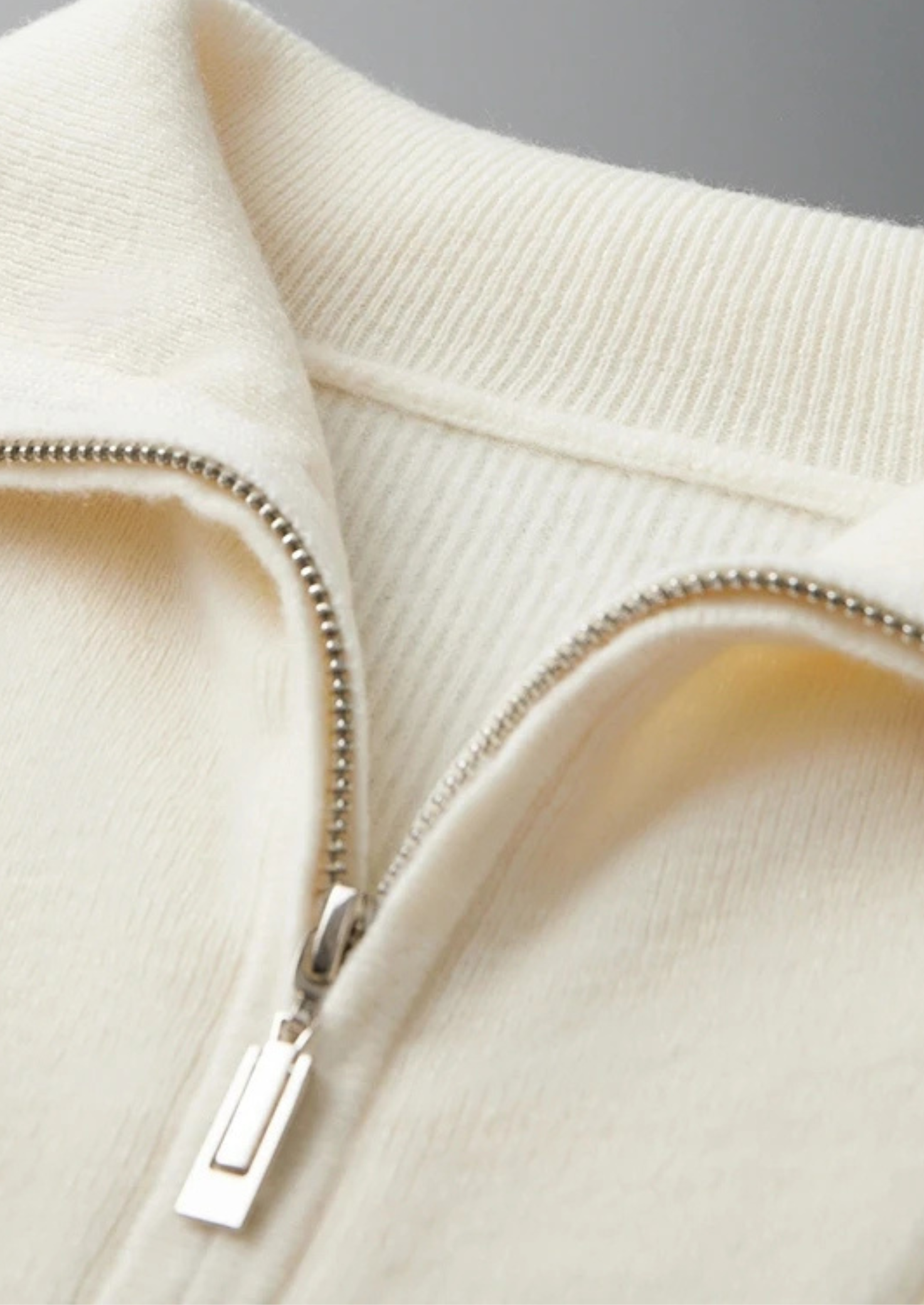 Suéter Premium em Cashmere Canelado com Meio Zíper