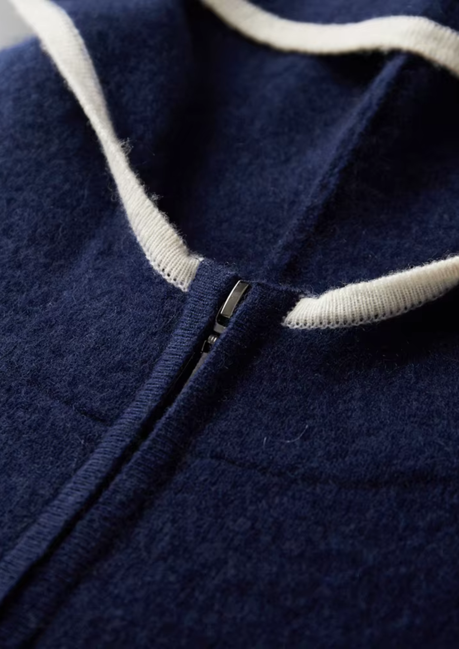 Conjunto Damien em Lã Merino Extrafina Pura Azul-Marinho