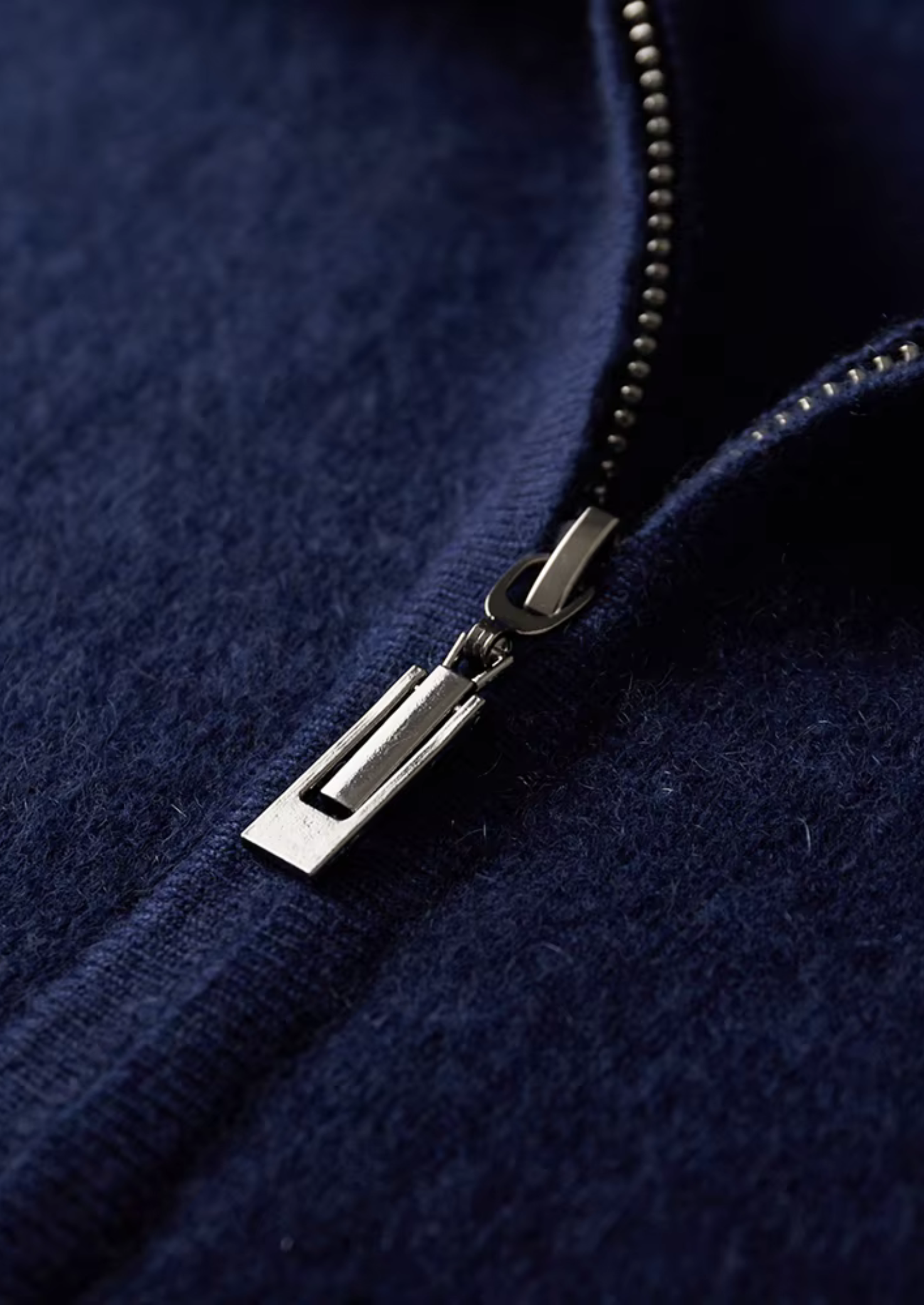Conjunto Damien em Lã Merino Extrafina Pura Azul-Marinho