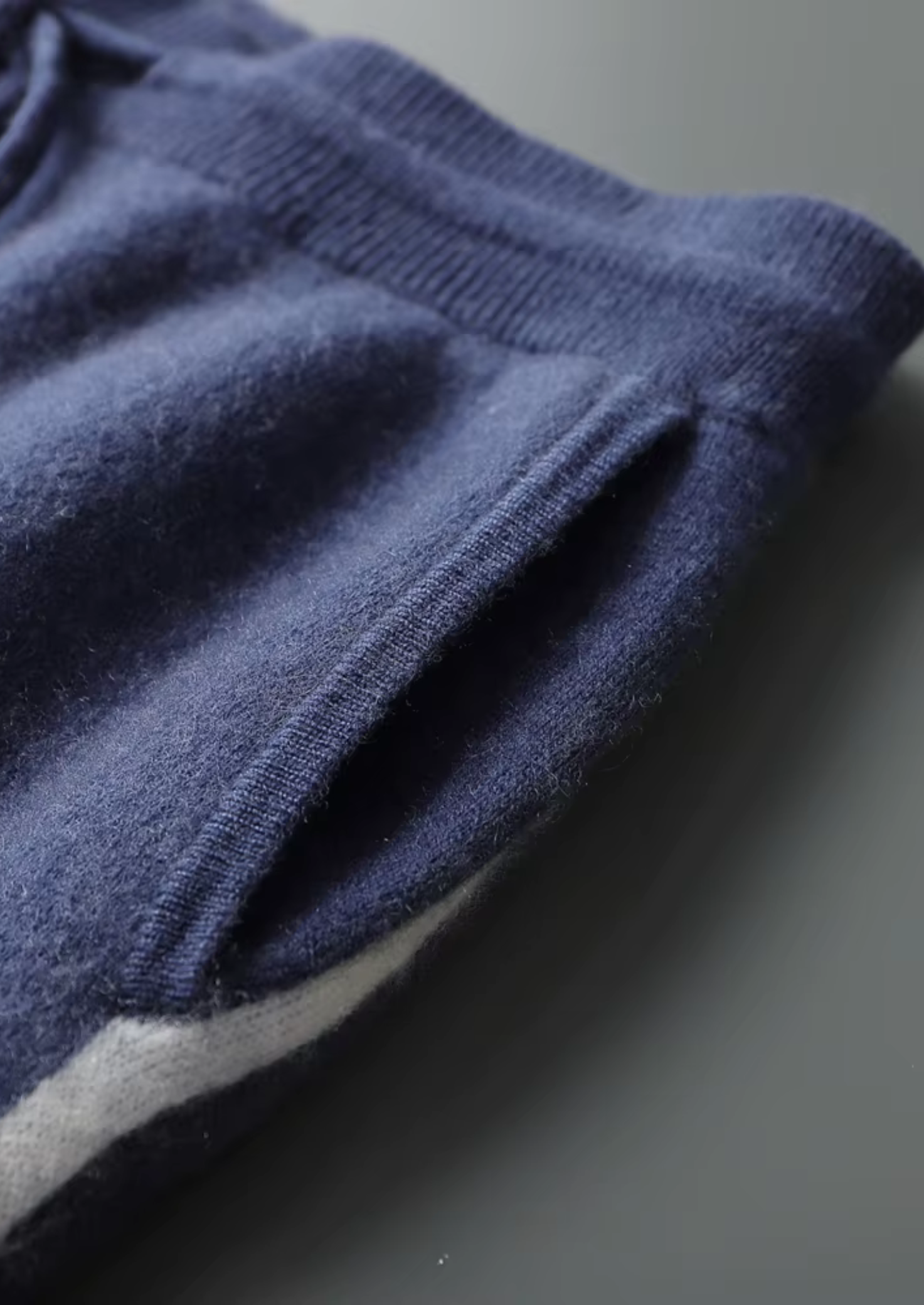 CONJUNTO MILANO DE LAZER EM CASHMERE PREMIUM AZUL-MARINHO