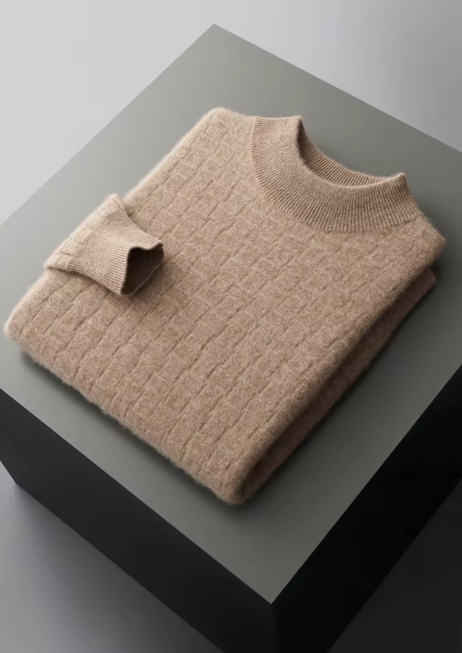 Suéter Gola Alta Texturizado em Lã Merino Extrafina