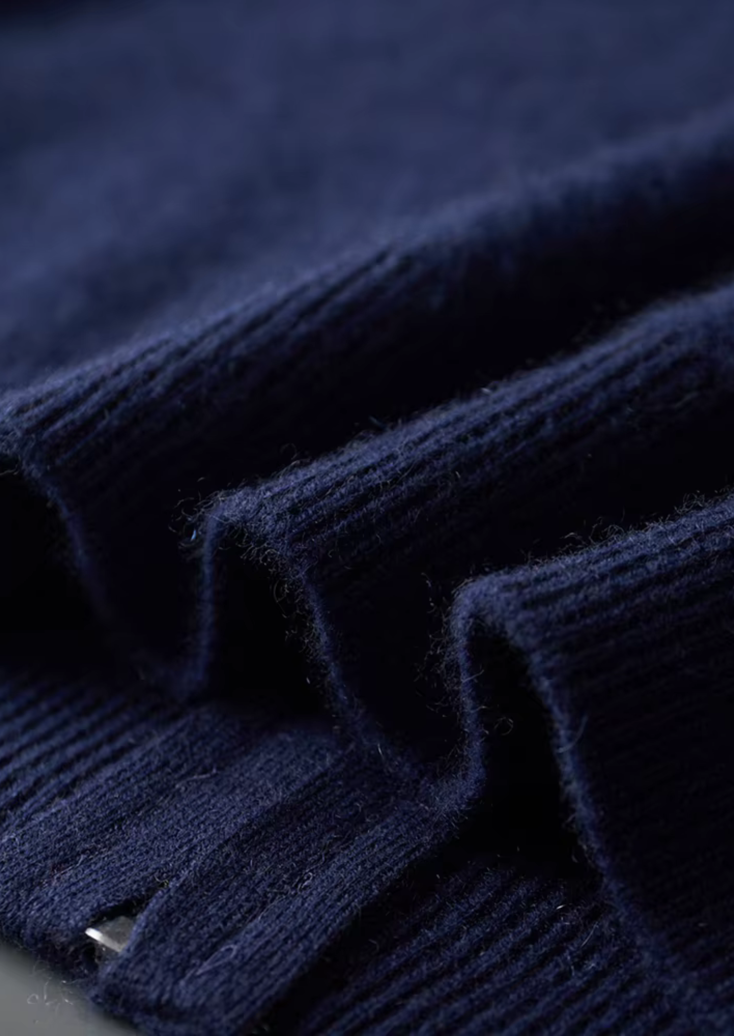 Conjunto Damien em Lã Merino Extrafina Pura Azul-Marinho
