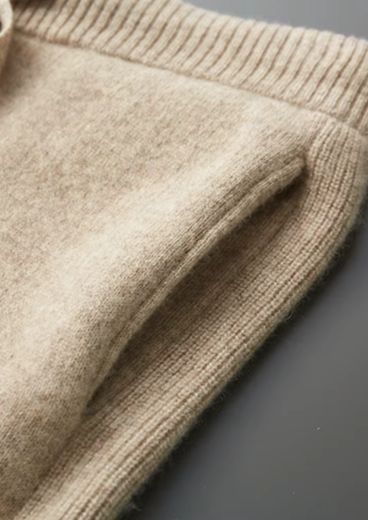 Conjunto Kilian Leisure Areia em Cashmere Premium