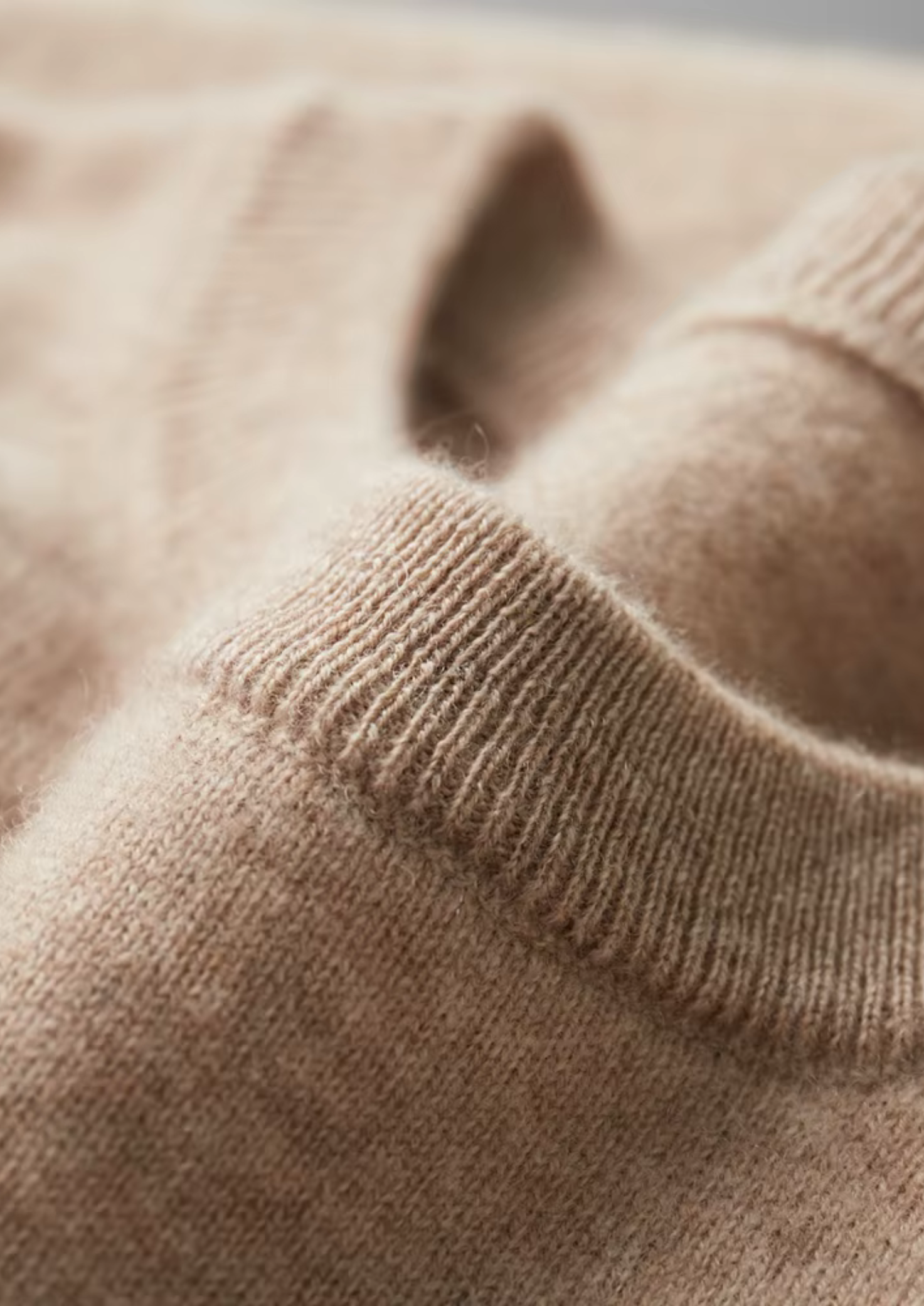 Camiseta Gola Redonda Clássica em Cashmere Premium