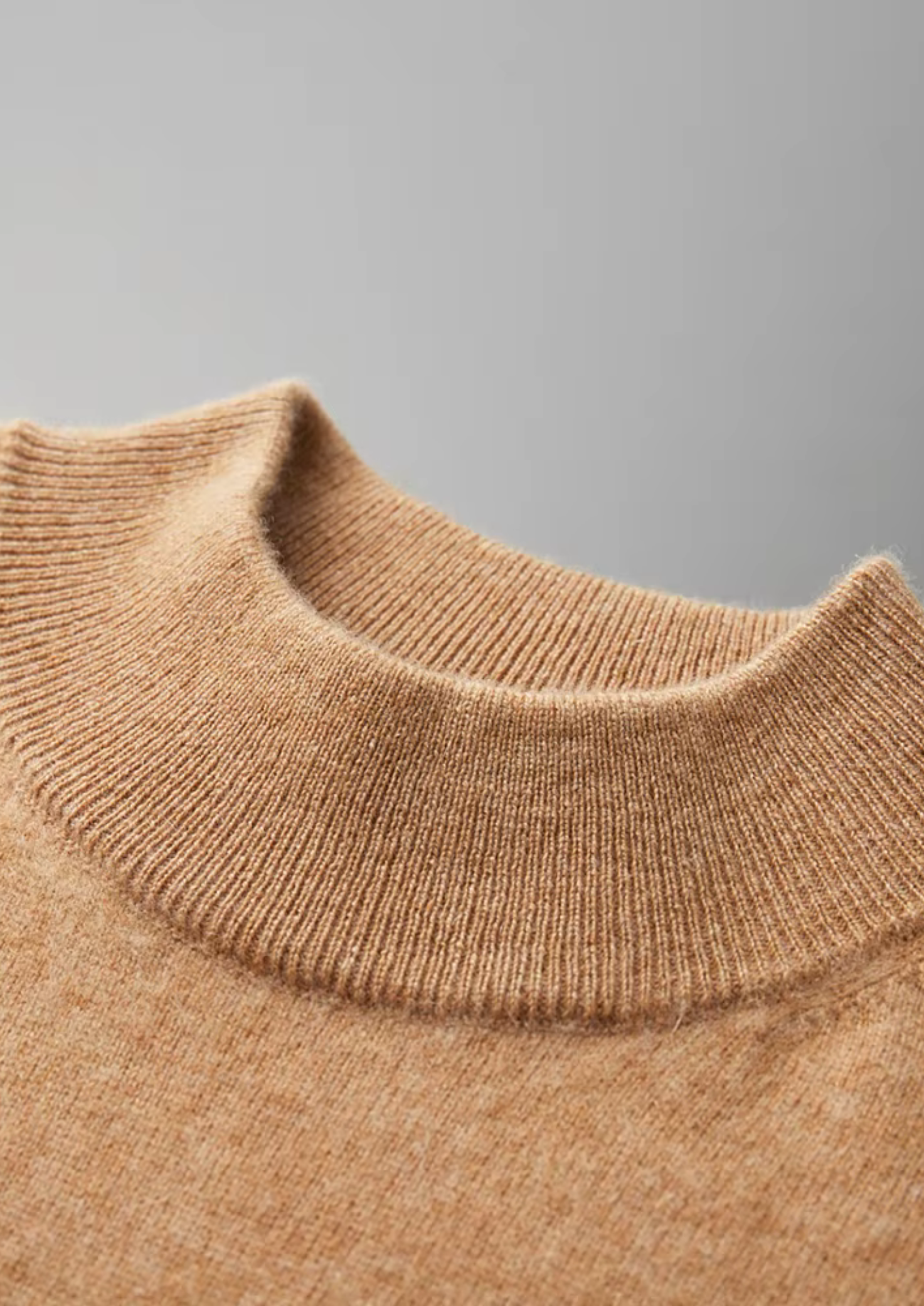 Camiseta Gola Alta em Cashmere Premium