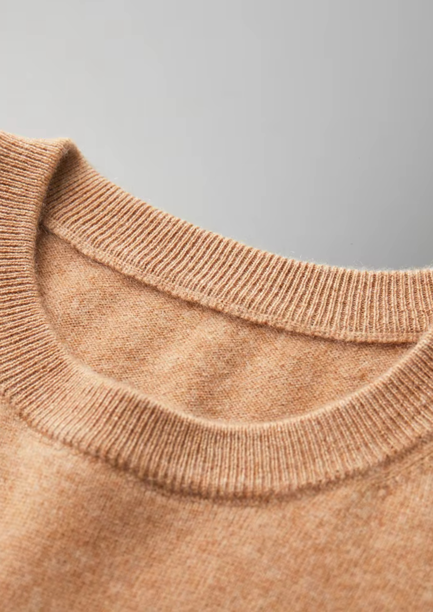 Camiseta Gola Redonda Clássica em Cashmere Premium
