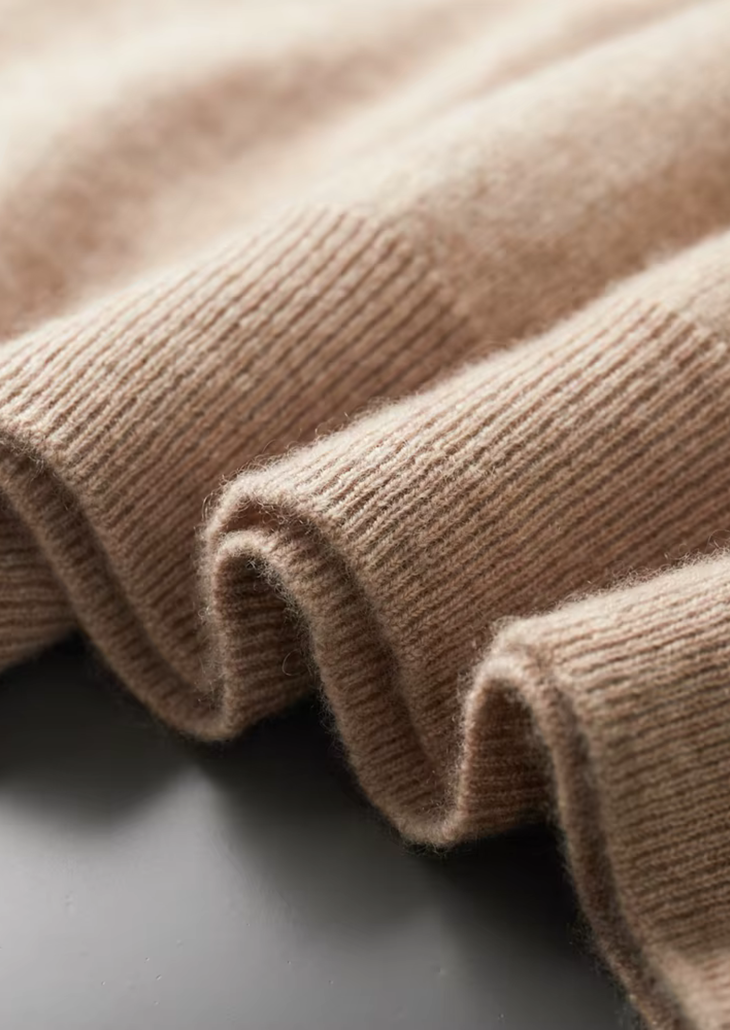 Camiseta Gola Alta em Cashmere Premium