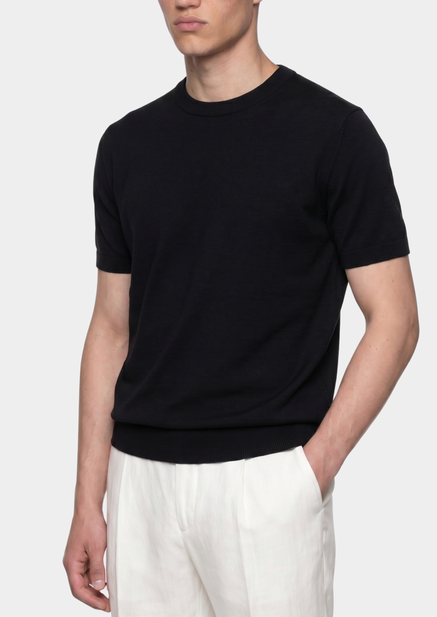 Camiseta Essencial Tricô Gola Careca Preta