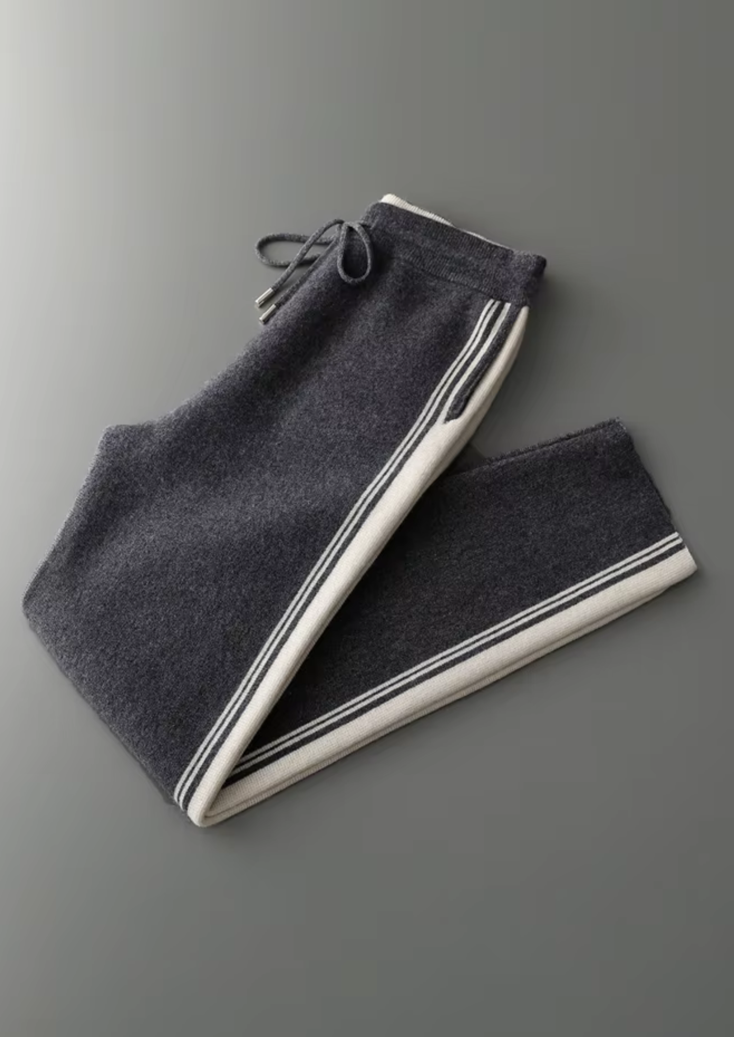 CONJUNTO DAMIEN EM LÃ MERINO PURA EXTRAFINA CINZA ESCURO