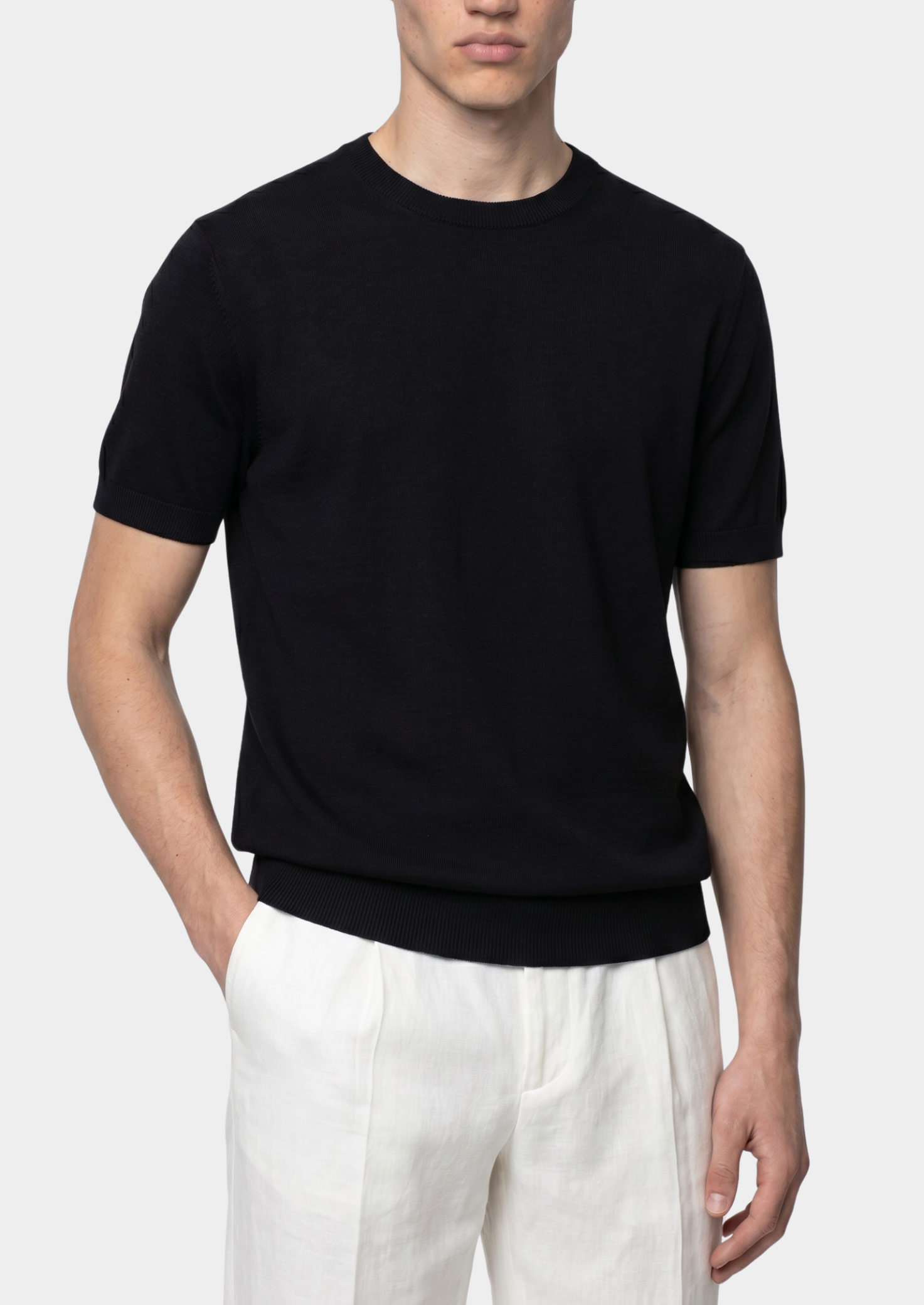 Camiseta Essencial Tricô Gola Careca Preta