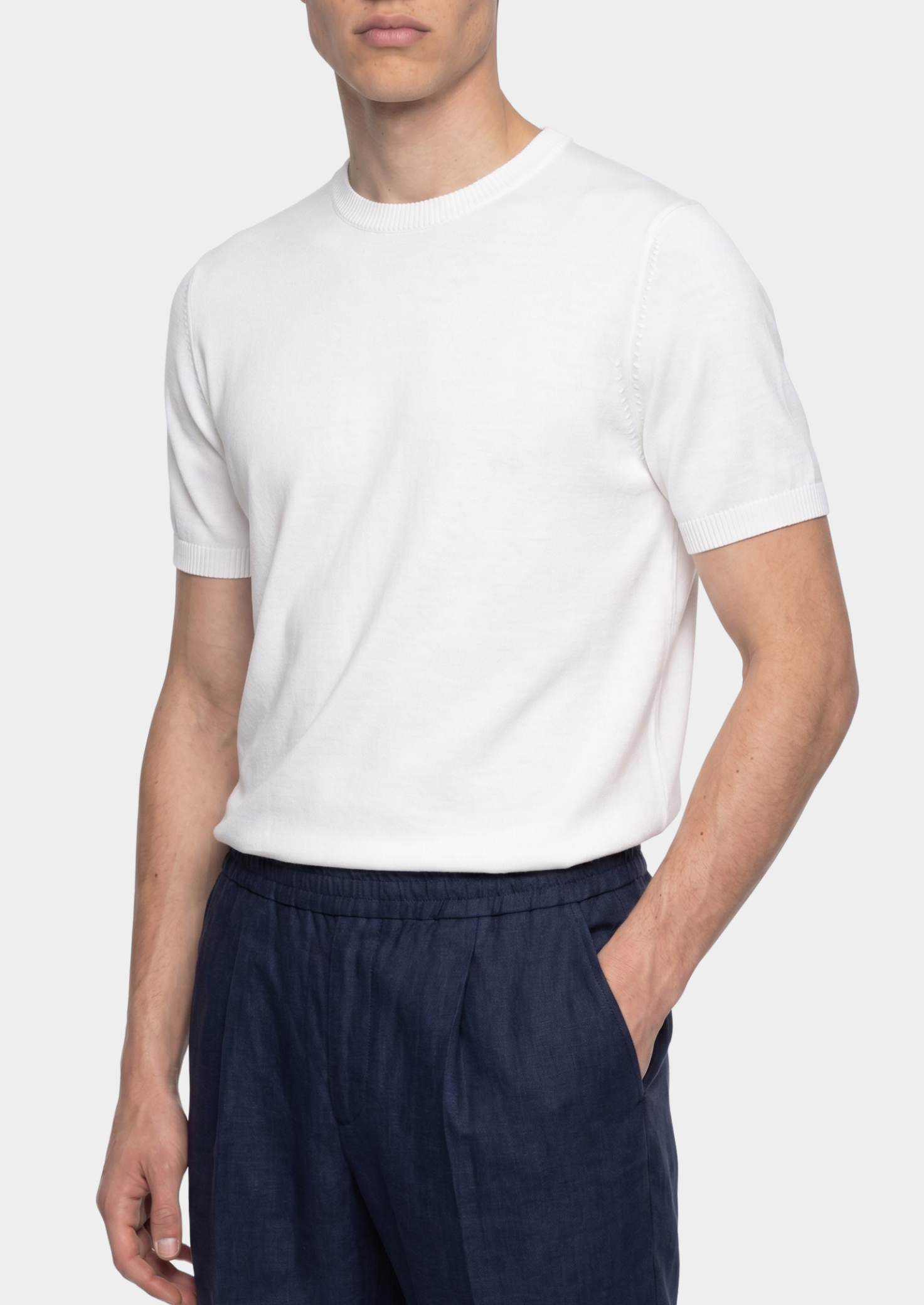 CAMISETA GOLA REDONDA BRANCA ESSENCIAL EM MALHA