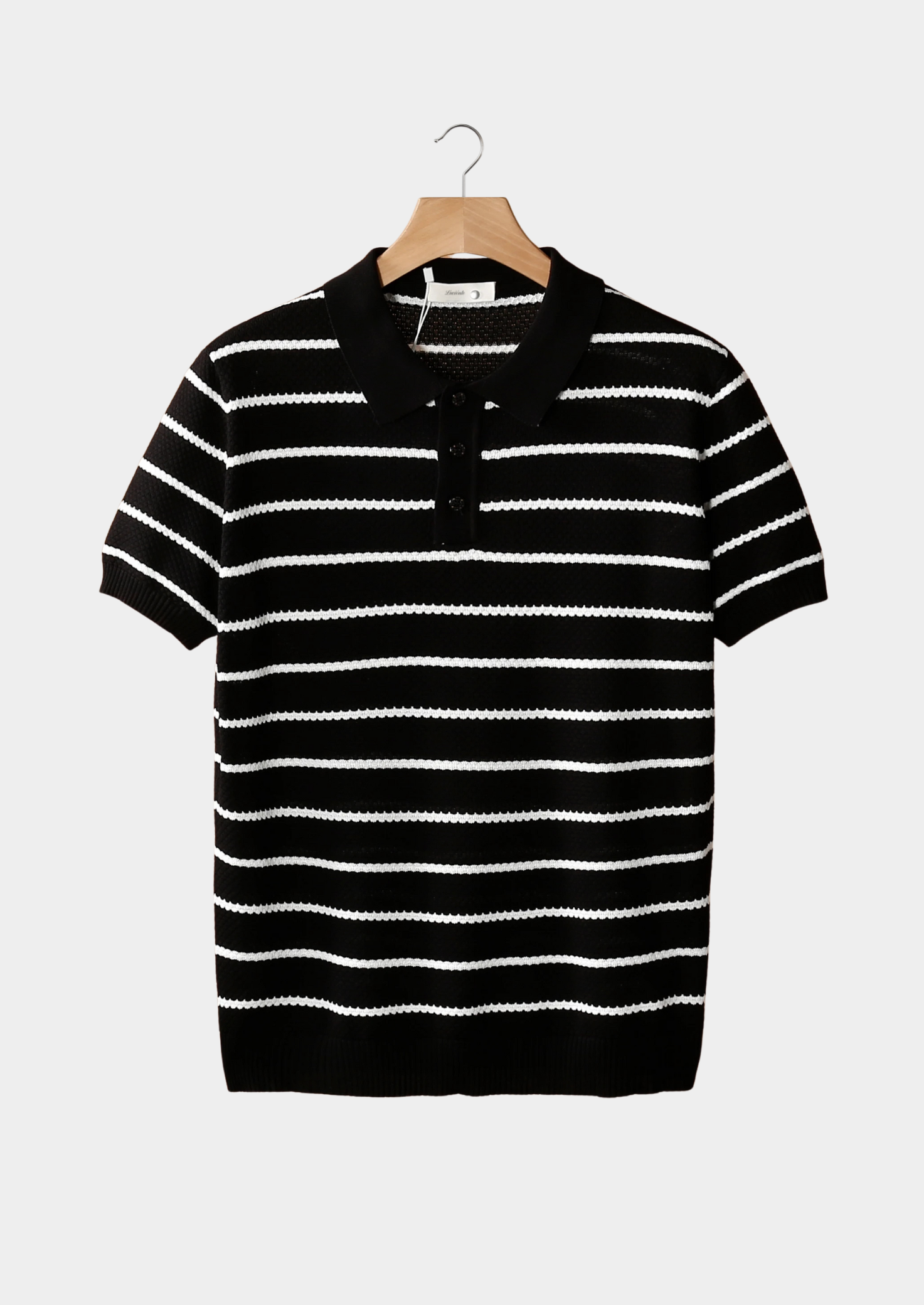 POLO PRETA COM BOTÕES E TEXTURA LISTRADA