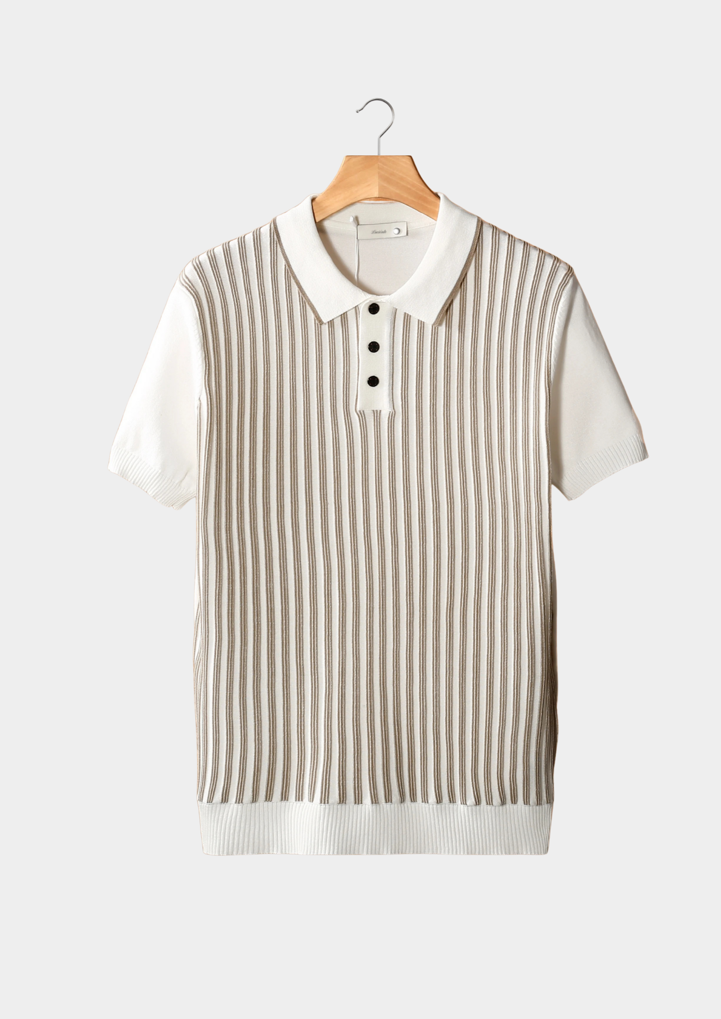 POLO BRANCA COM LISTRAS VERTICAIS
