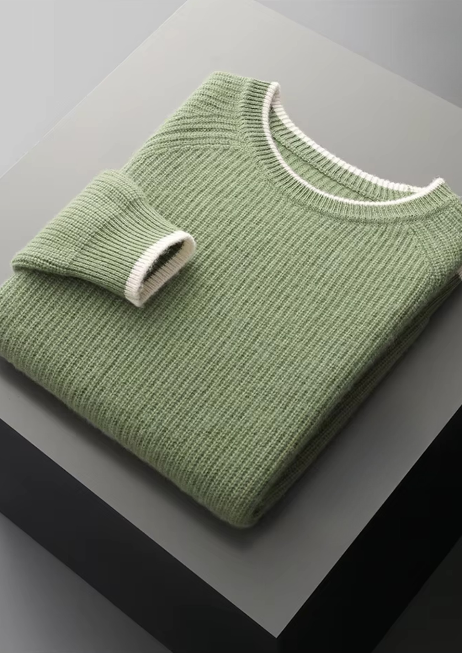 Suéter Gola Careca Bicolor em Lã Merino Extrafina Pura
