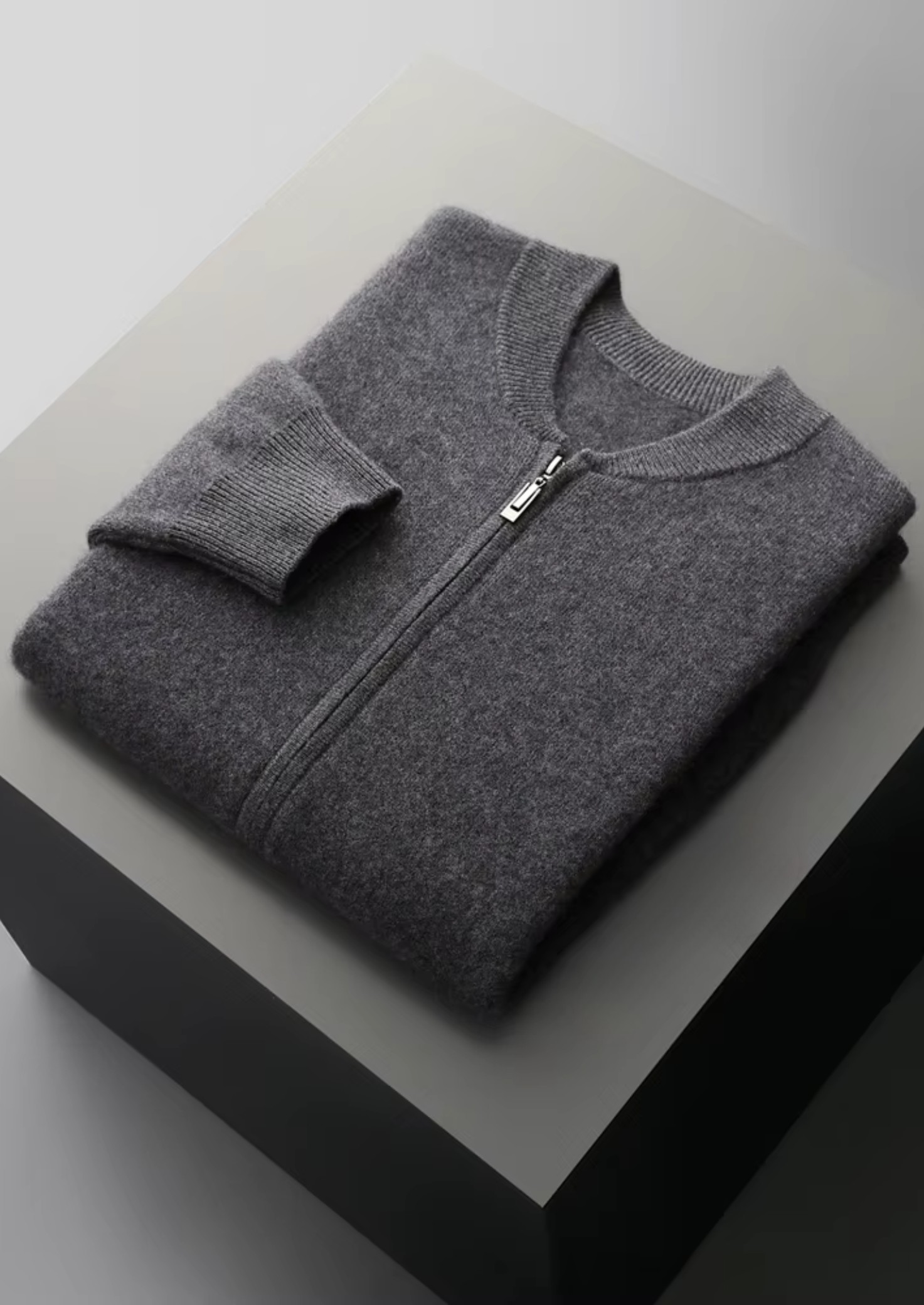 Cardigan Gola V em Lã Merino Extrafina