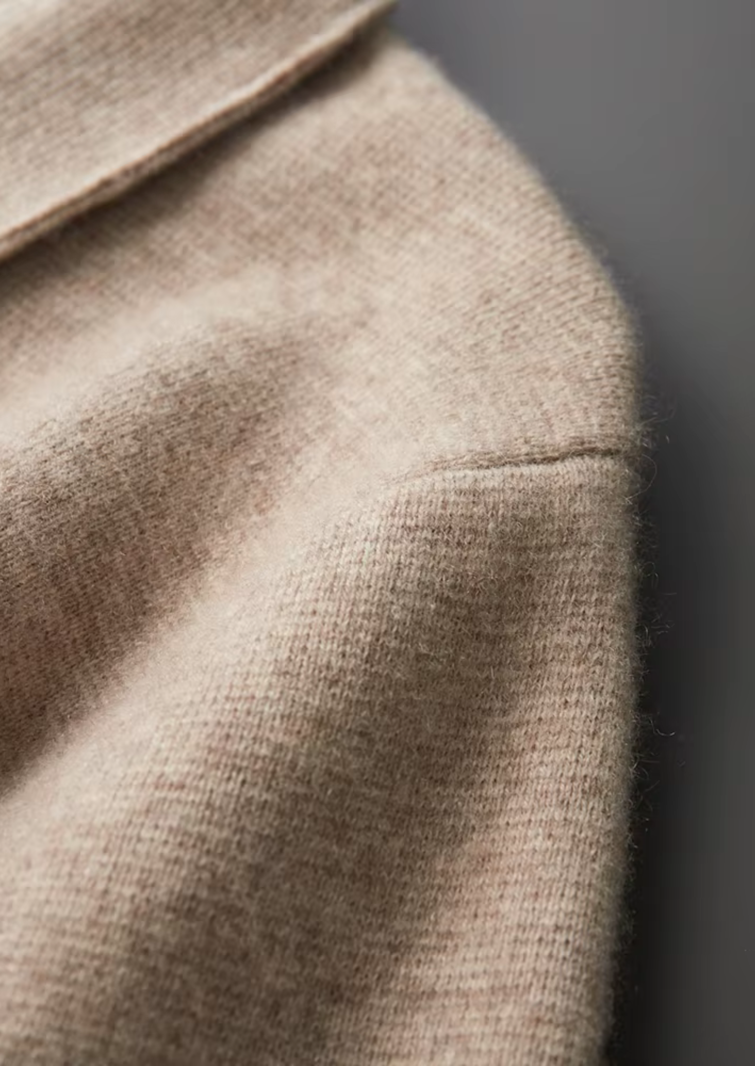 Cardigan Polo com Zíper em Lã Merino Extrafina Pura