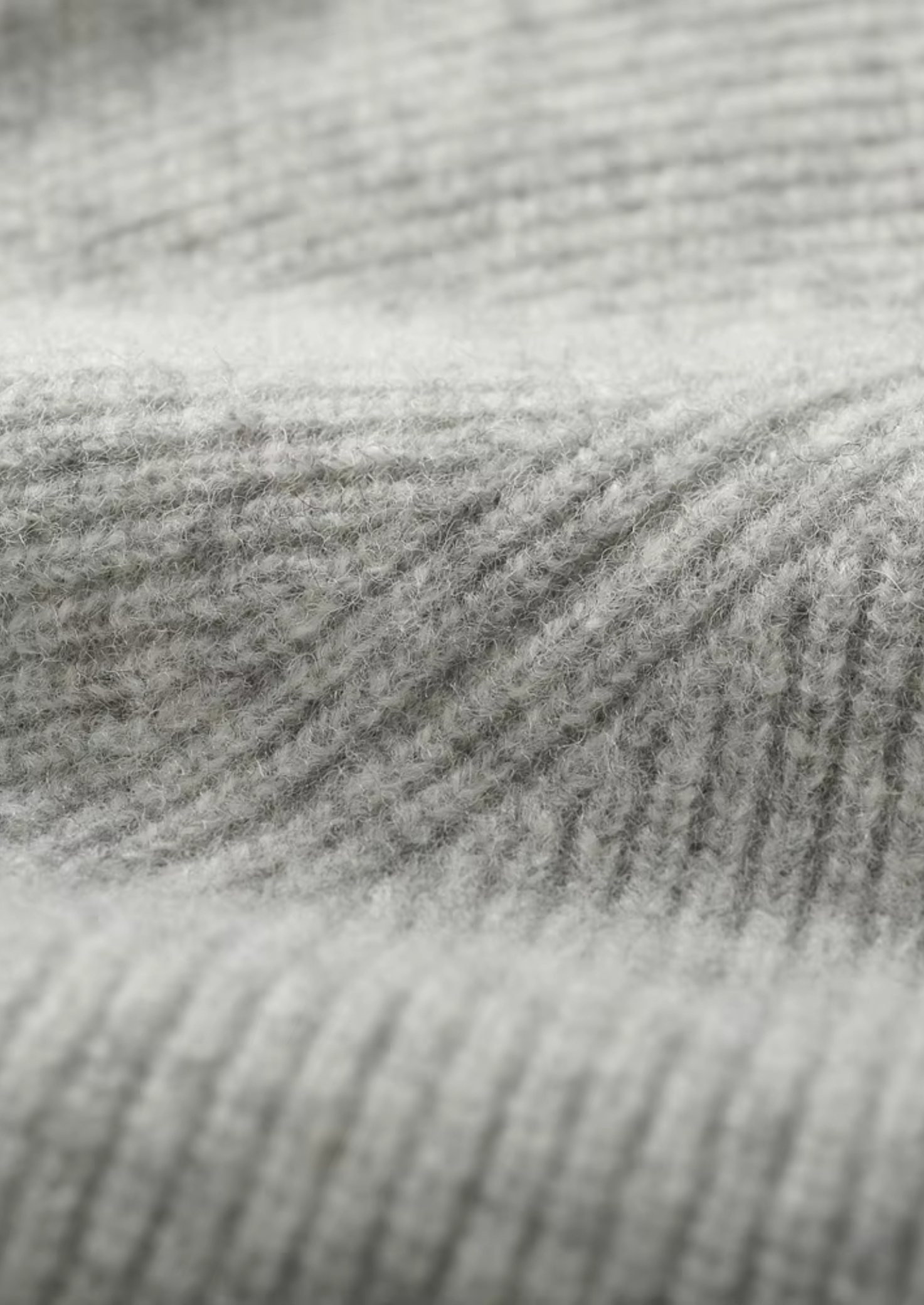Moletom Canelado com Zíper em Lã Merino Extrafina Pura
