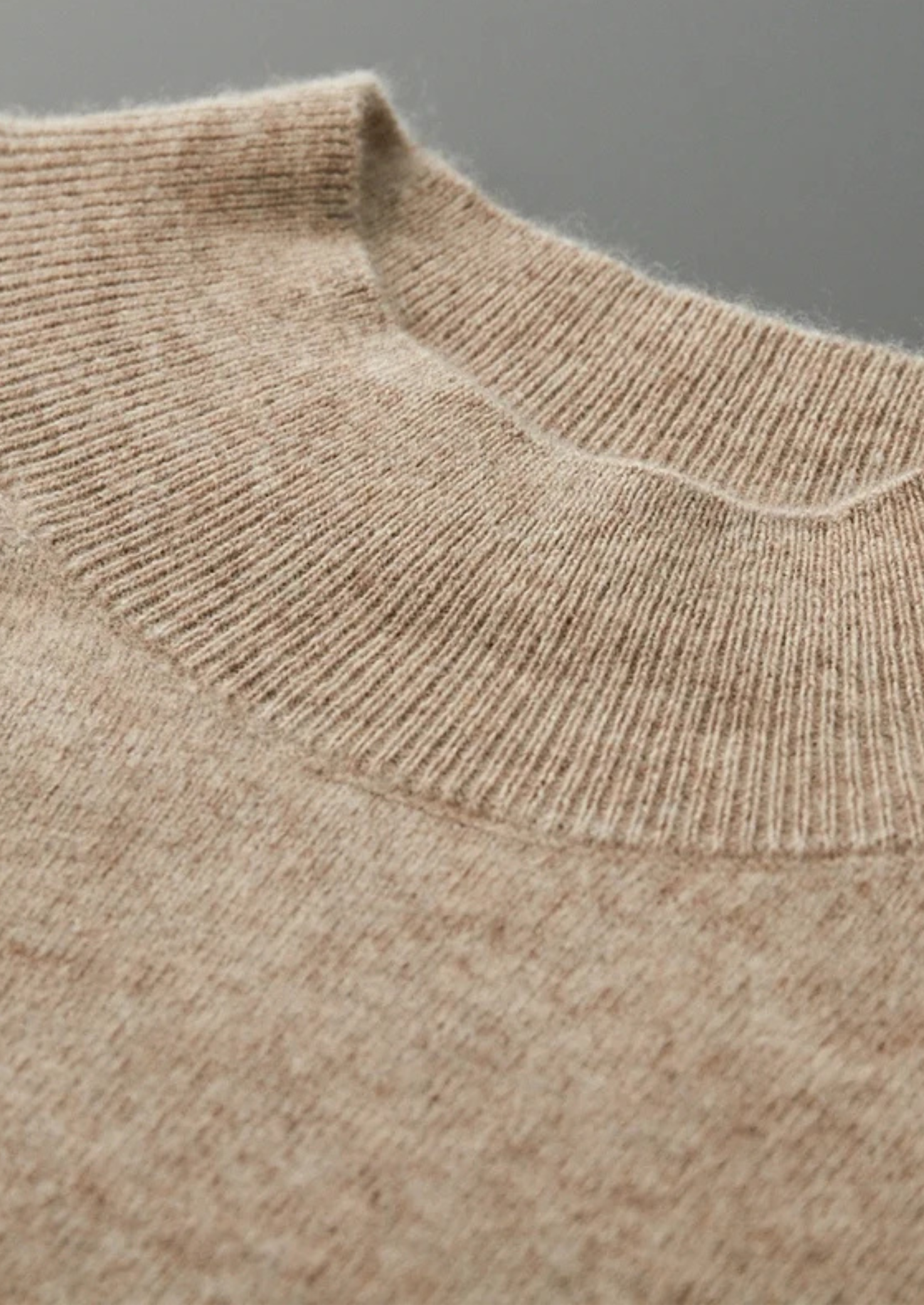 Gola Alta Raglan em Lã Merino Extrafina Pura