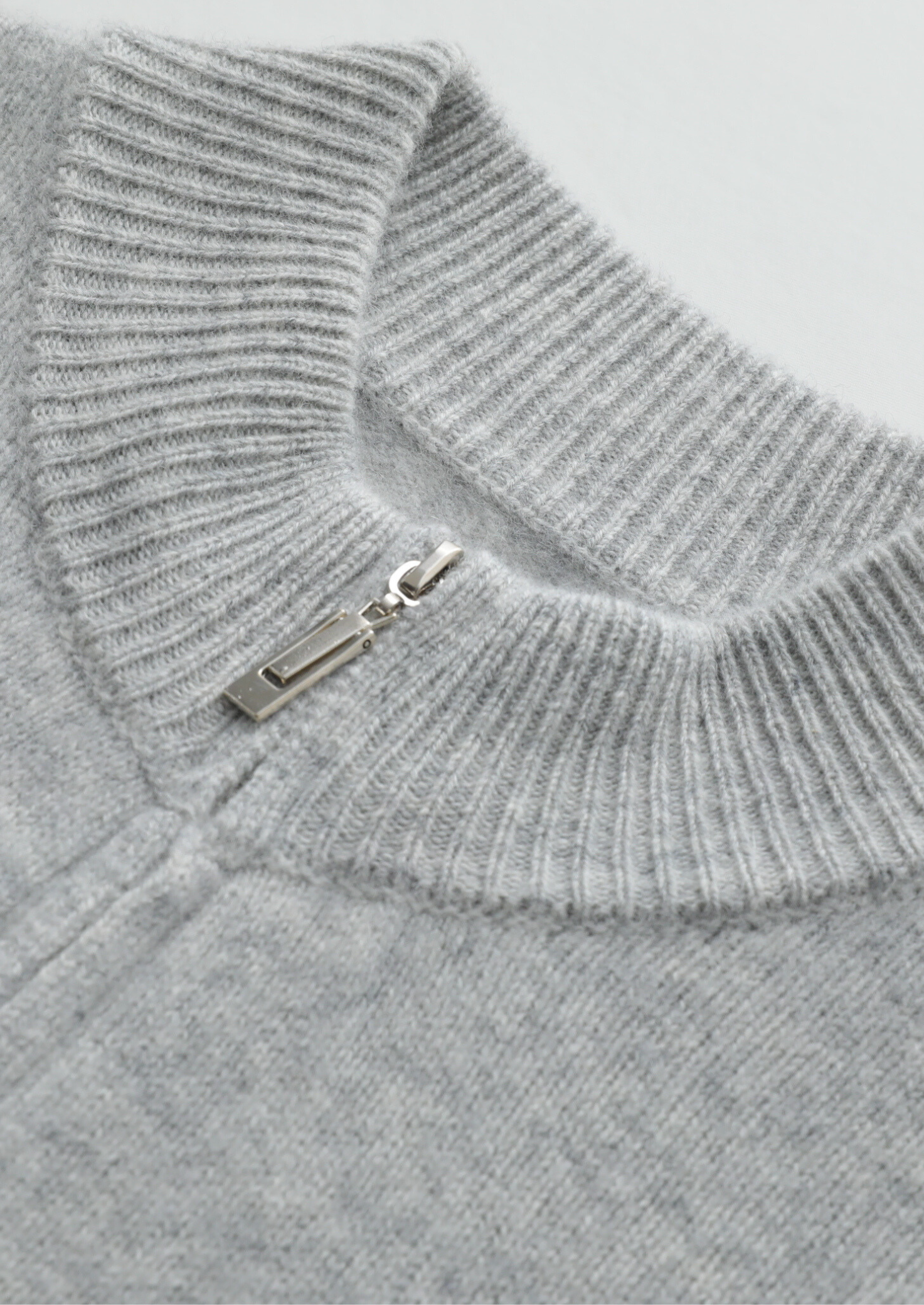 Conjunto Luzzo Cinza Claro em Lã Merino Extrafina Pura