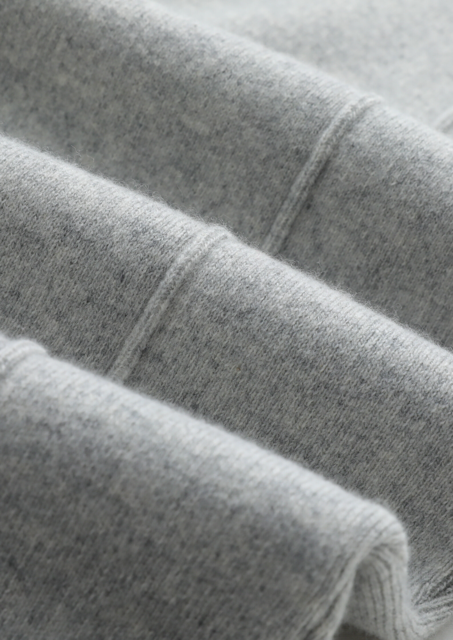 Conjunto Luzzo Cinza Claro em Lã Merino Extrafina Pura