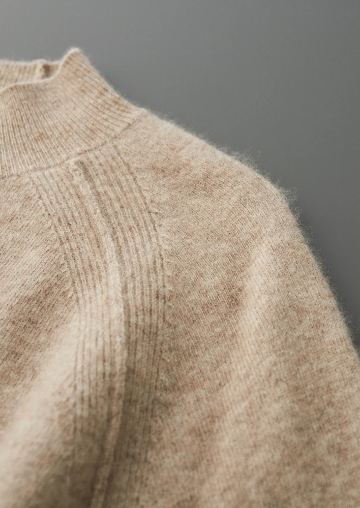Gola Alta Raglan em Lã Merino Extrafina Pura