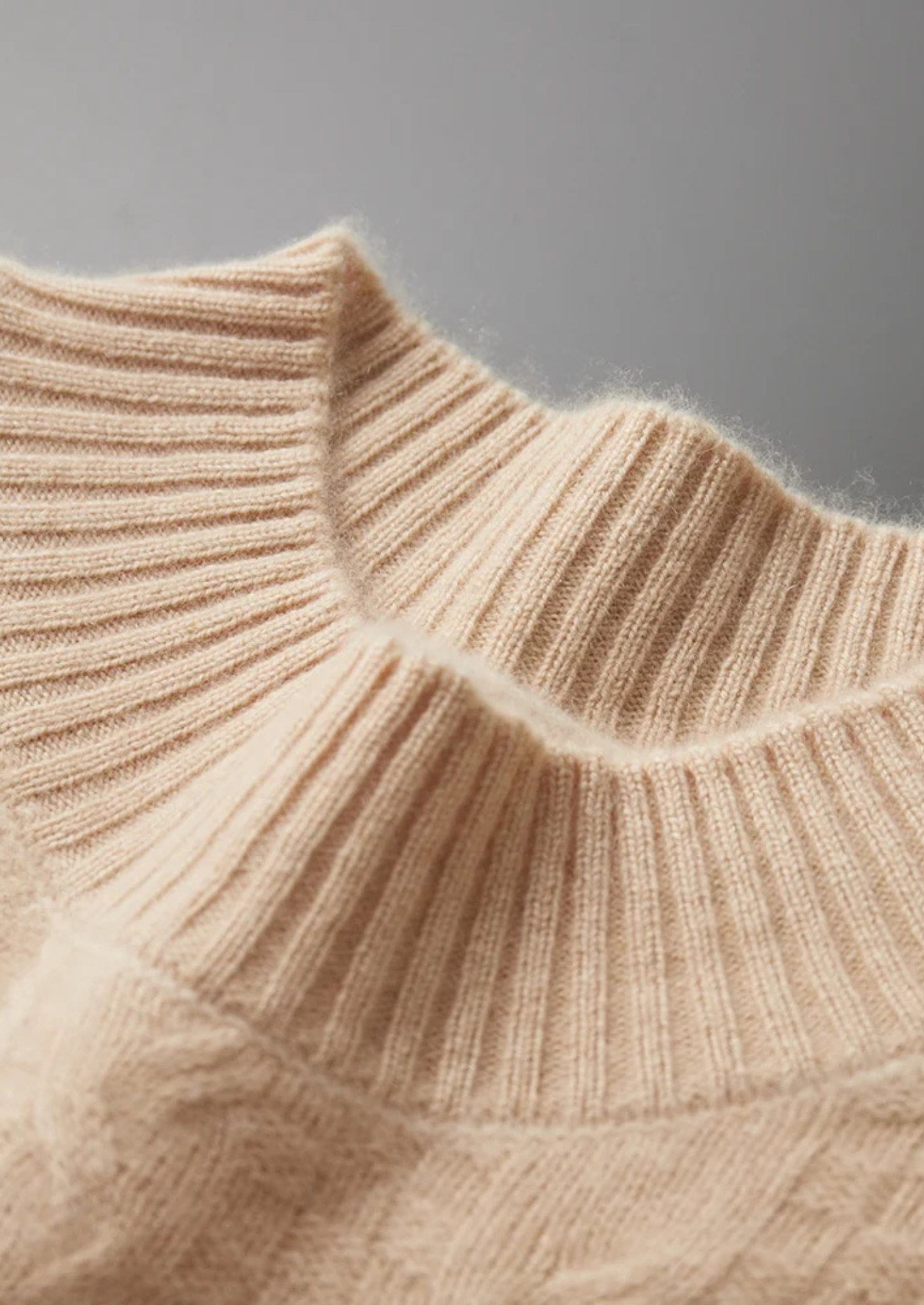 Suéter Gola Alta Jacquard em Lã Merino Extrafina