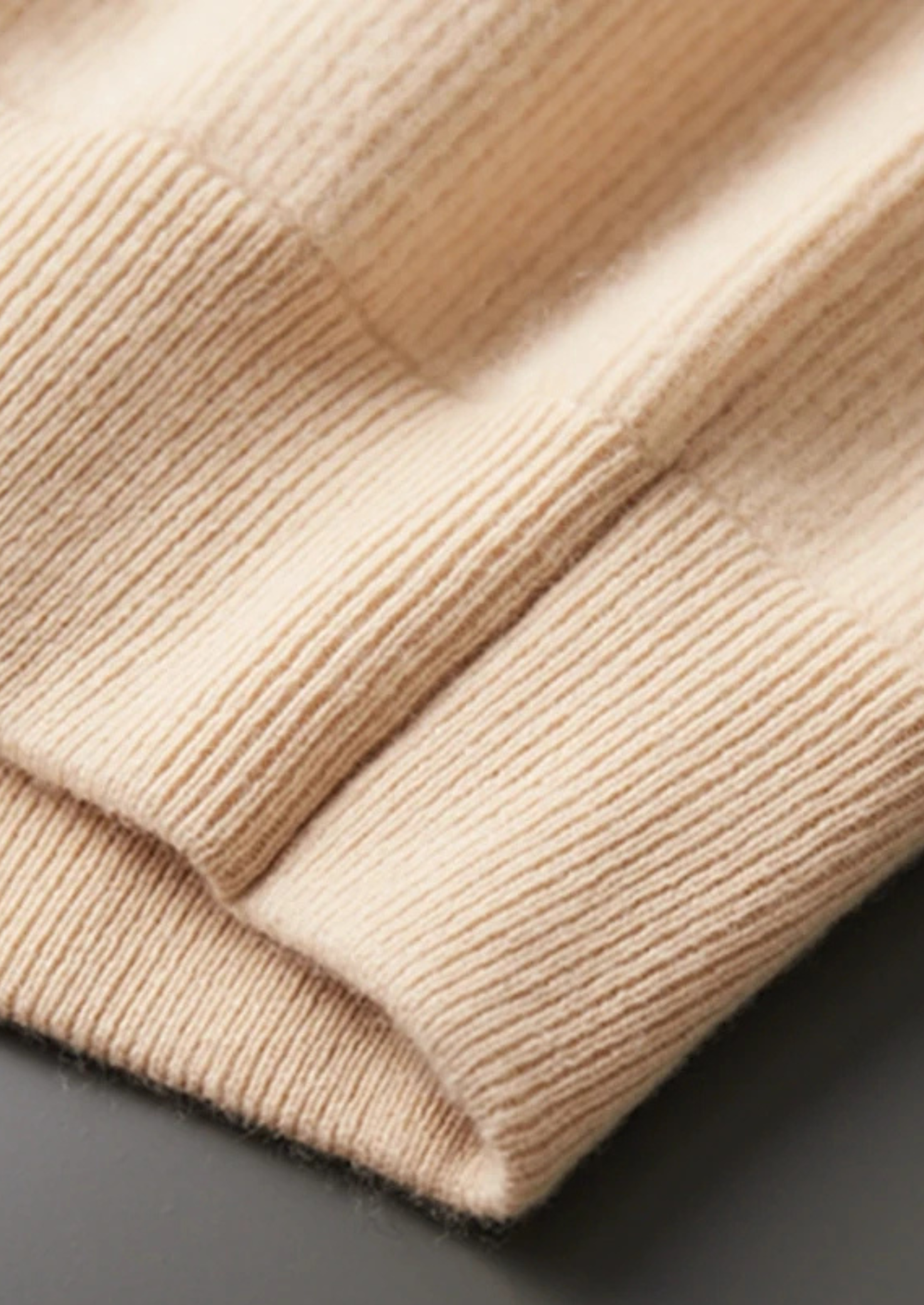 Cardigan com Zíper Canelado em Lã Merino Extrafina