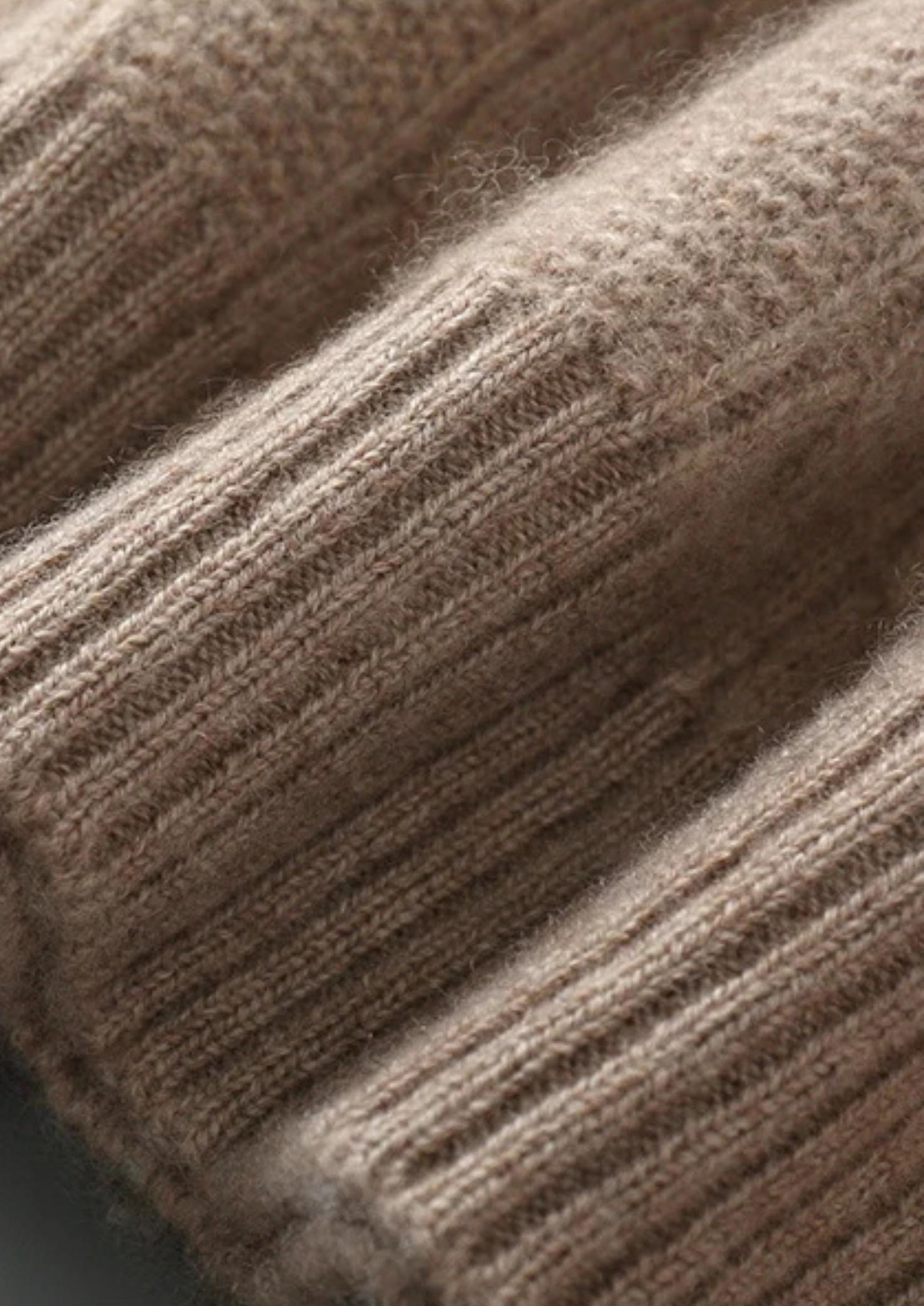 Suéter Gola Careca em Lã Merino Extrafina com Trançado