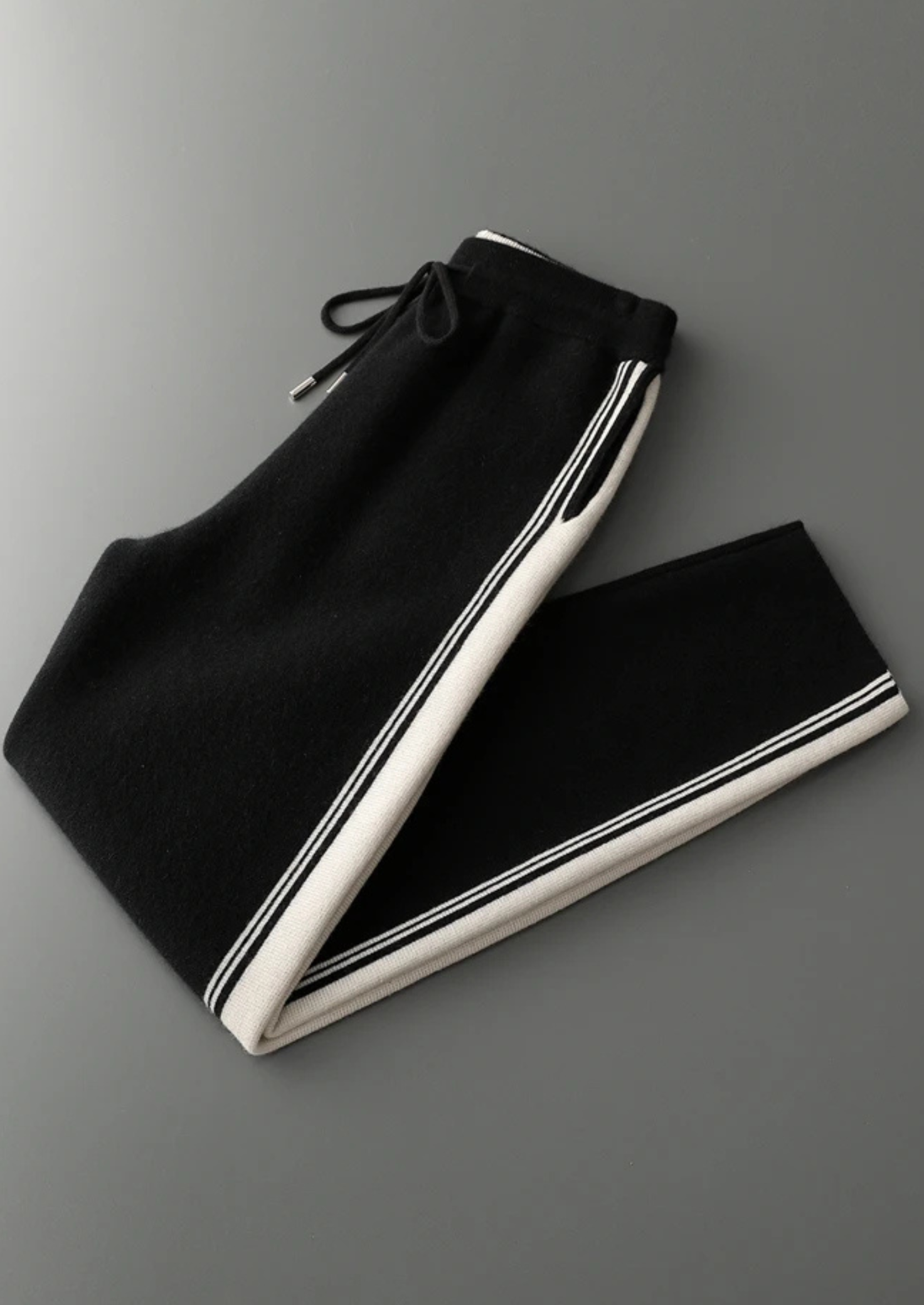 CONJUNTO DAMIEN EM LÃ MERINO PURA EXTRAFINA PRETO