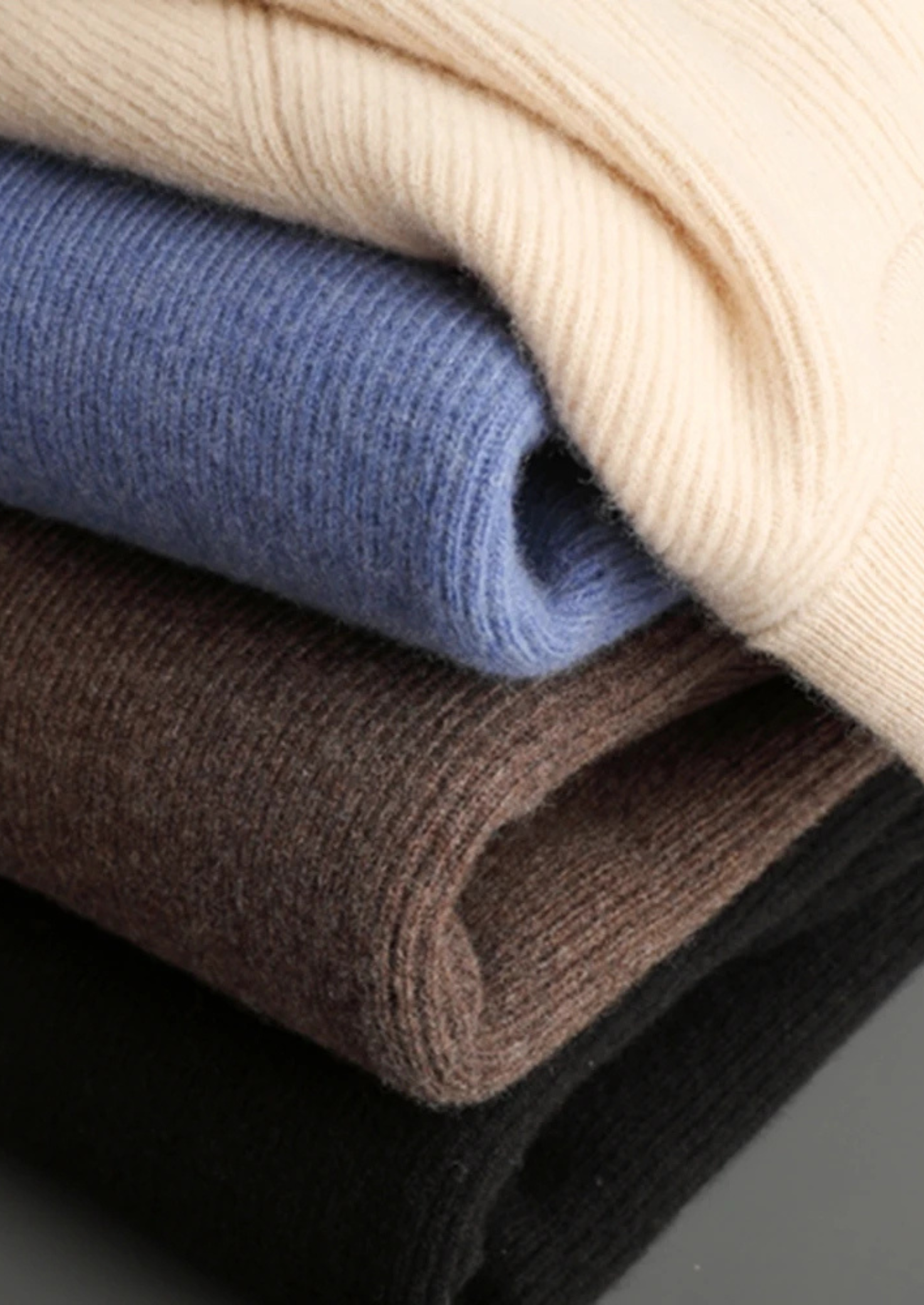 Cardigan com Zíper Canelado em Lã Merino Extrafina