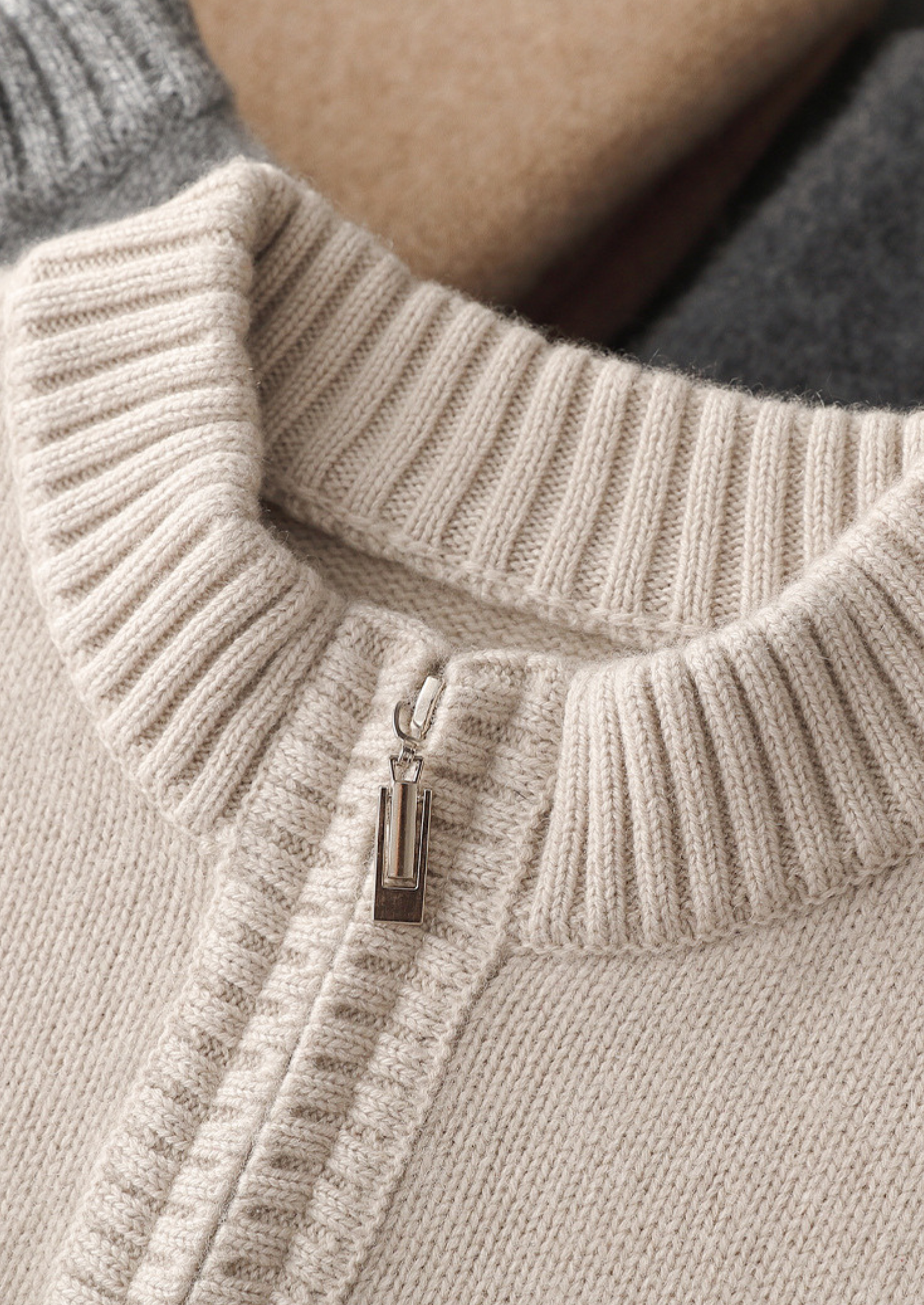 SUÉTER MEIO ZÍPER EM CASHMERE PURO BRANCO GELO