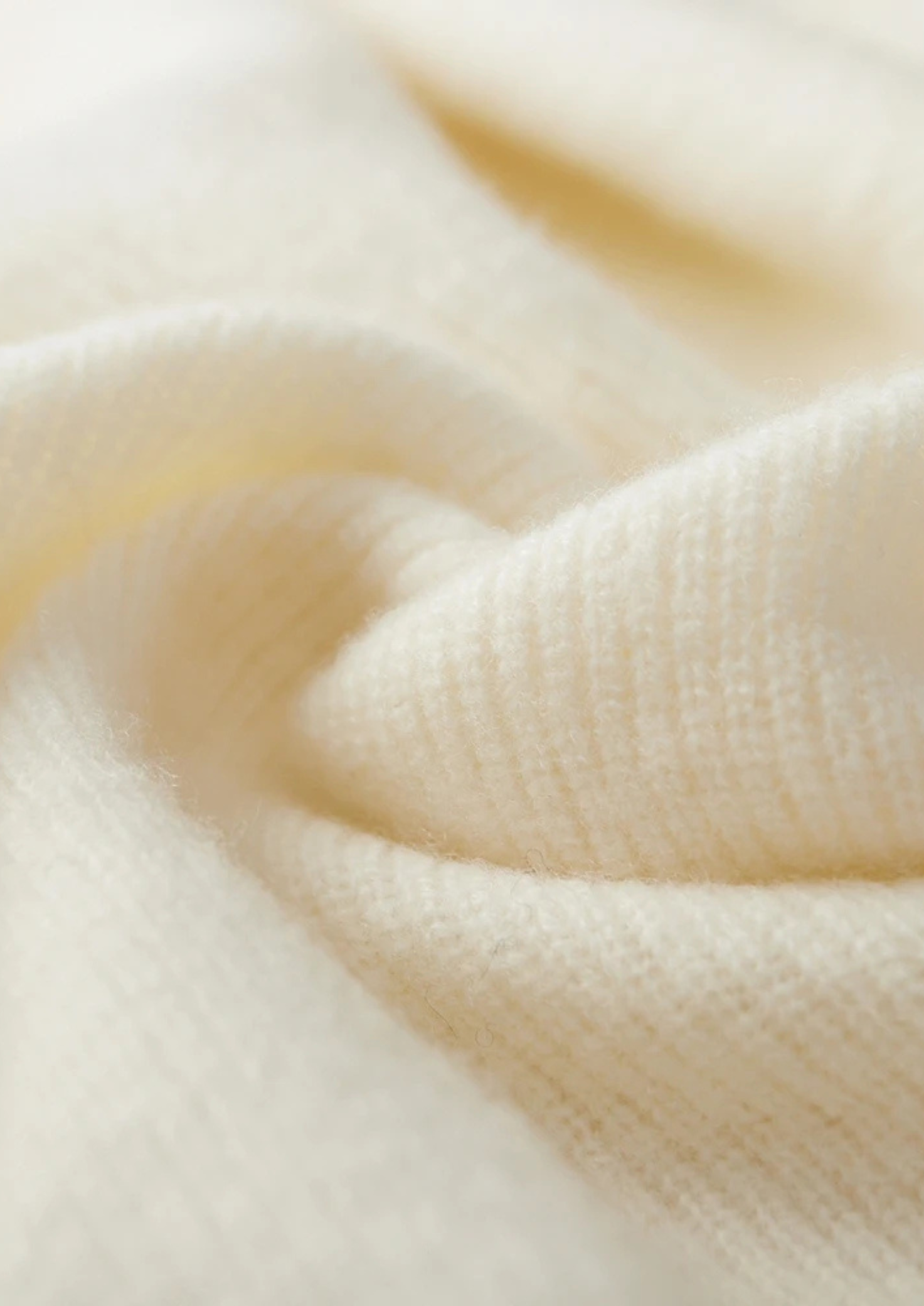 Suéter Premium em Cashmere Canelado com Meio Zíper