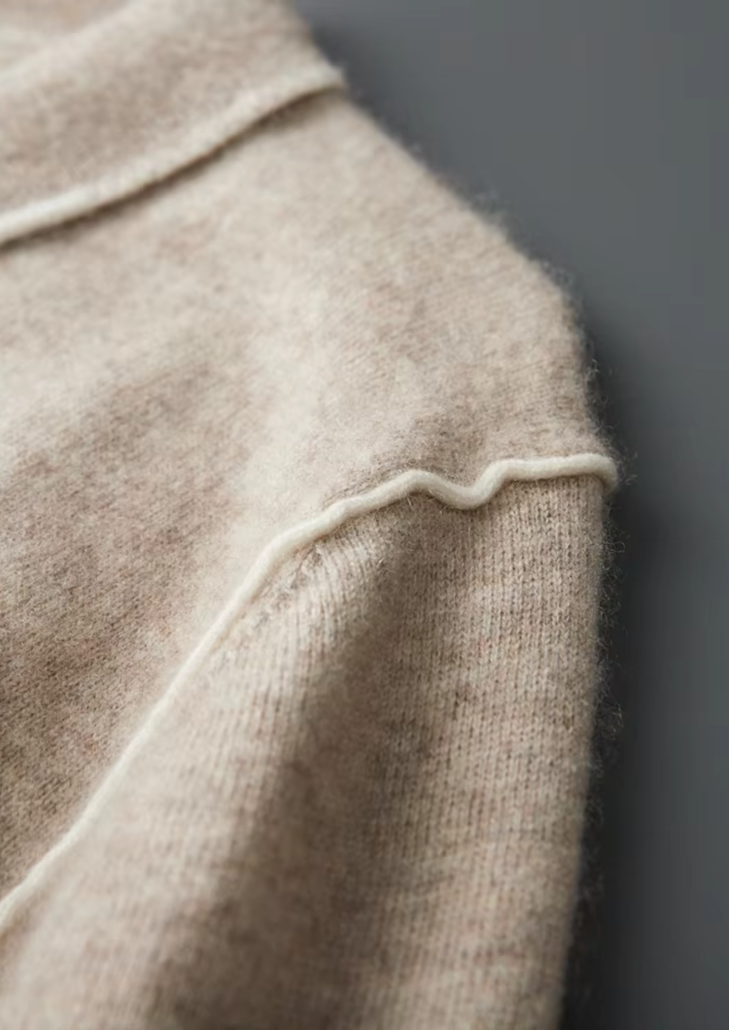 POLO BICOLOR COM BOTÕES EM CASHMERE PREMIUM