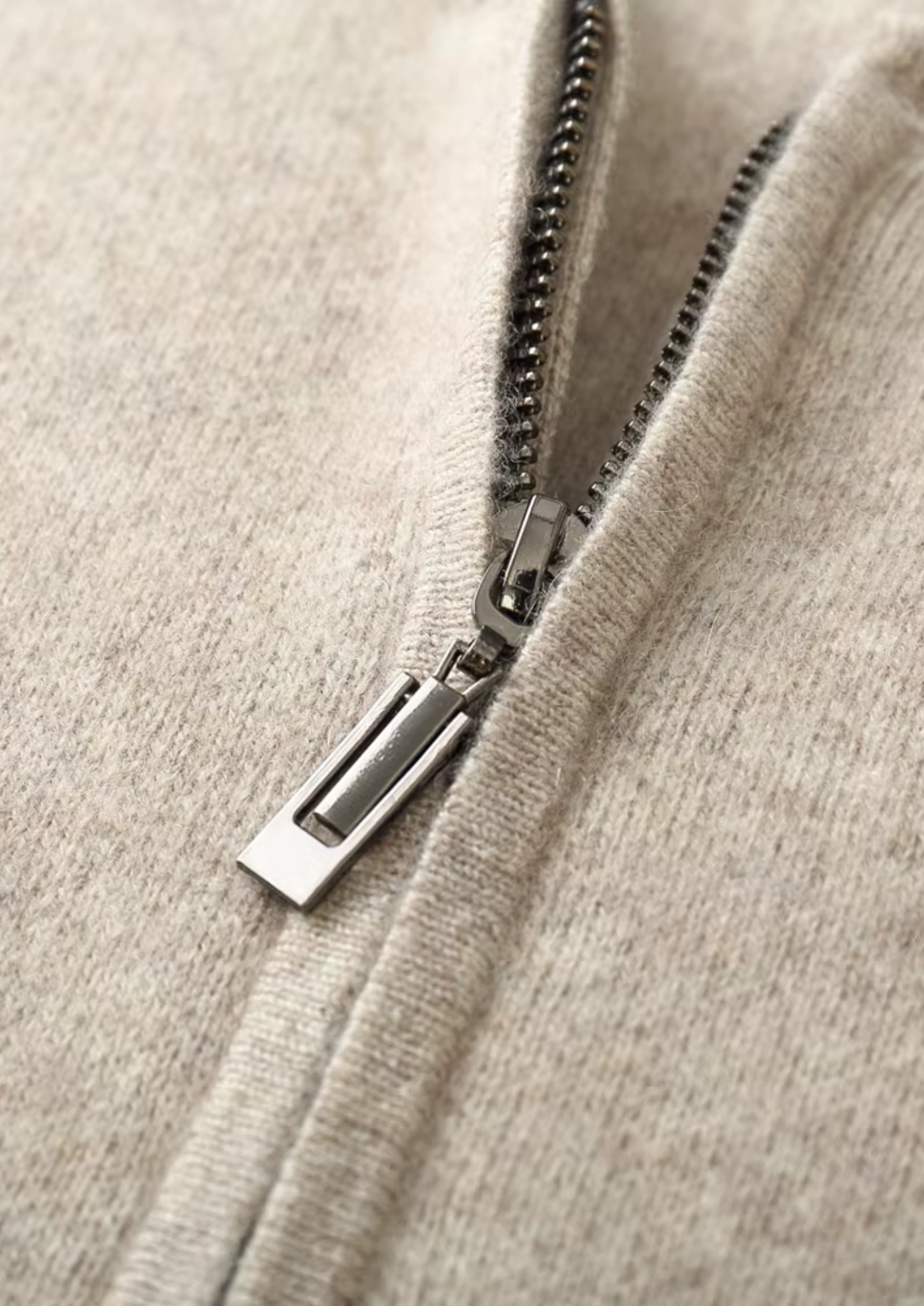 Cardigan Gola V em Lã Merino Extrafina