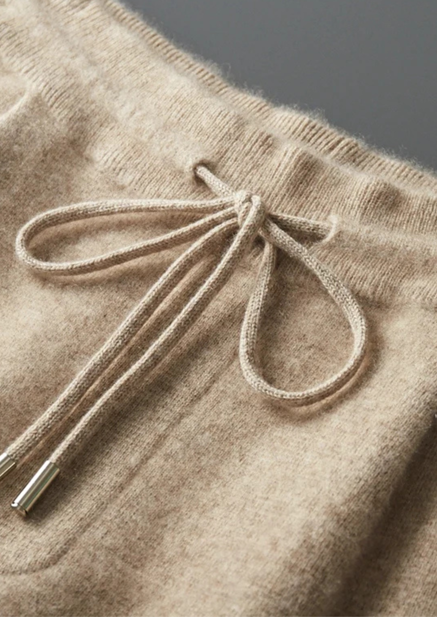 CONJUNTO DENIS DE LAZER EM CASHMERE PREMIUM AREIA