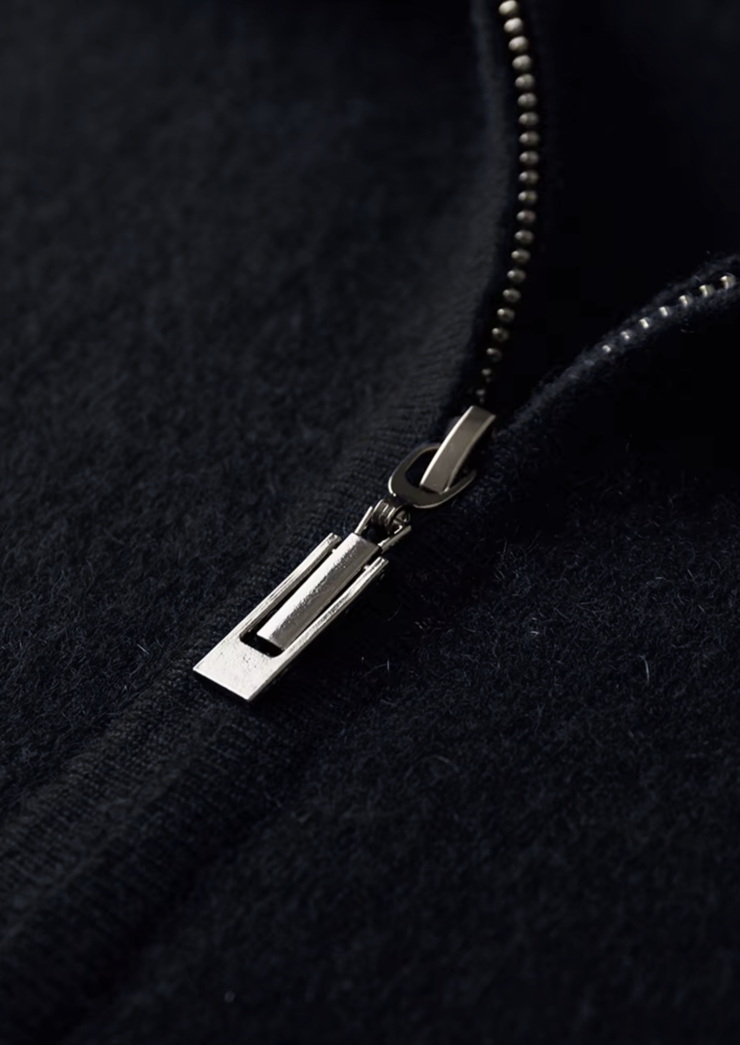 CONJUNTO DAMIEN EM LÃ MERINO PURA EXTRAFINA PRETO