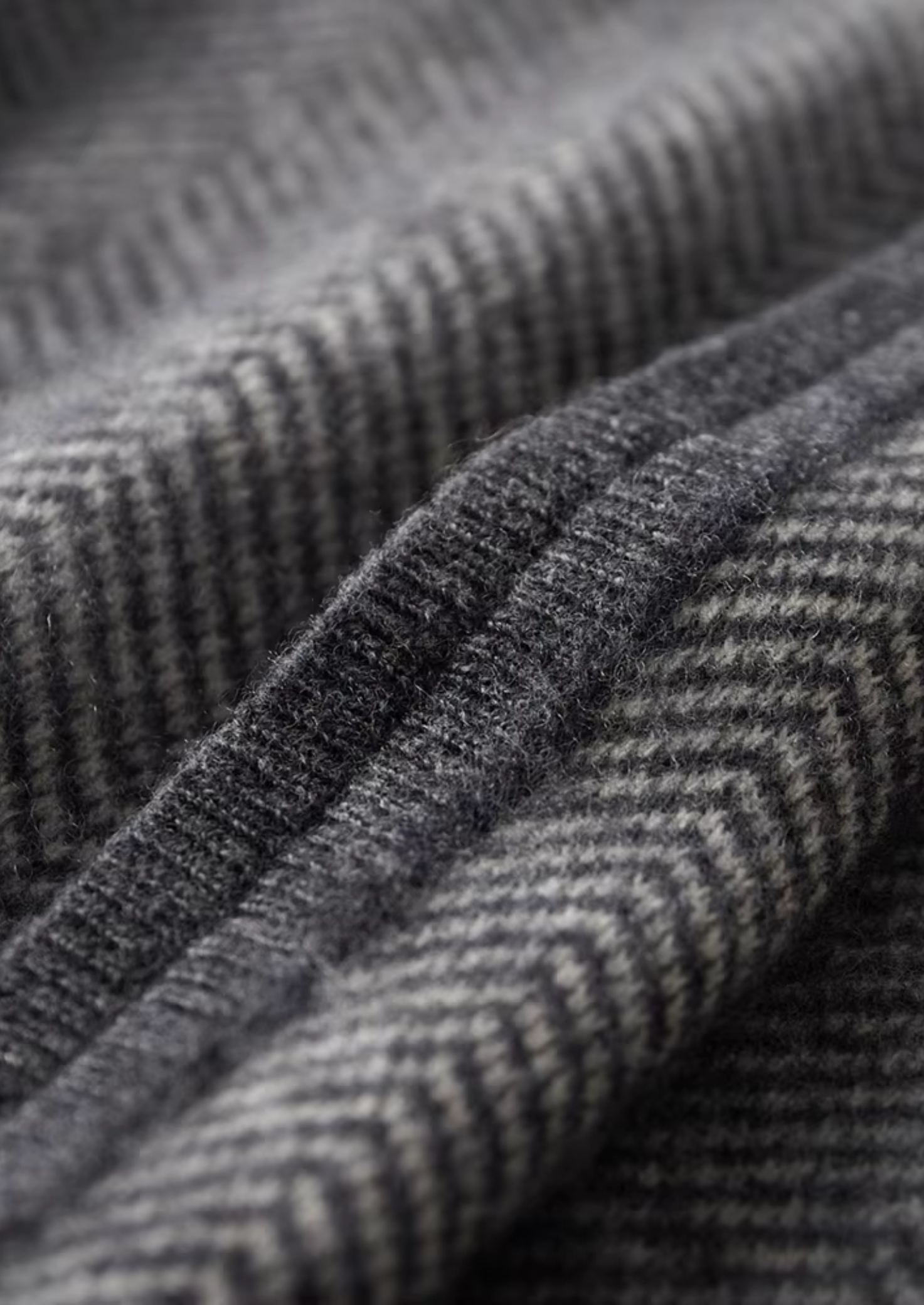 Conjunto Herringbone Cinza em Lã Merino Extrafina Pura