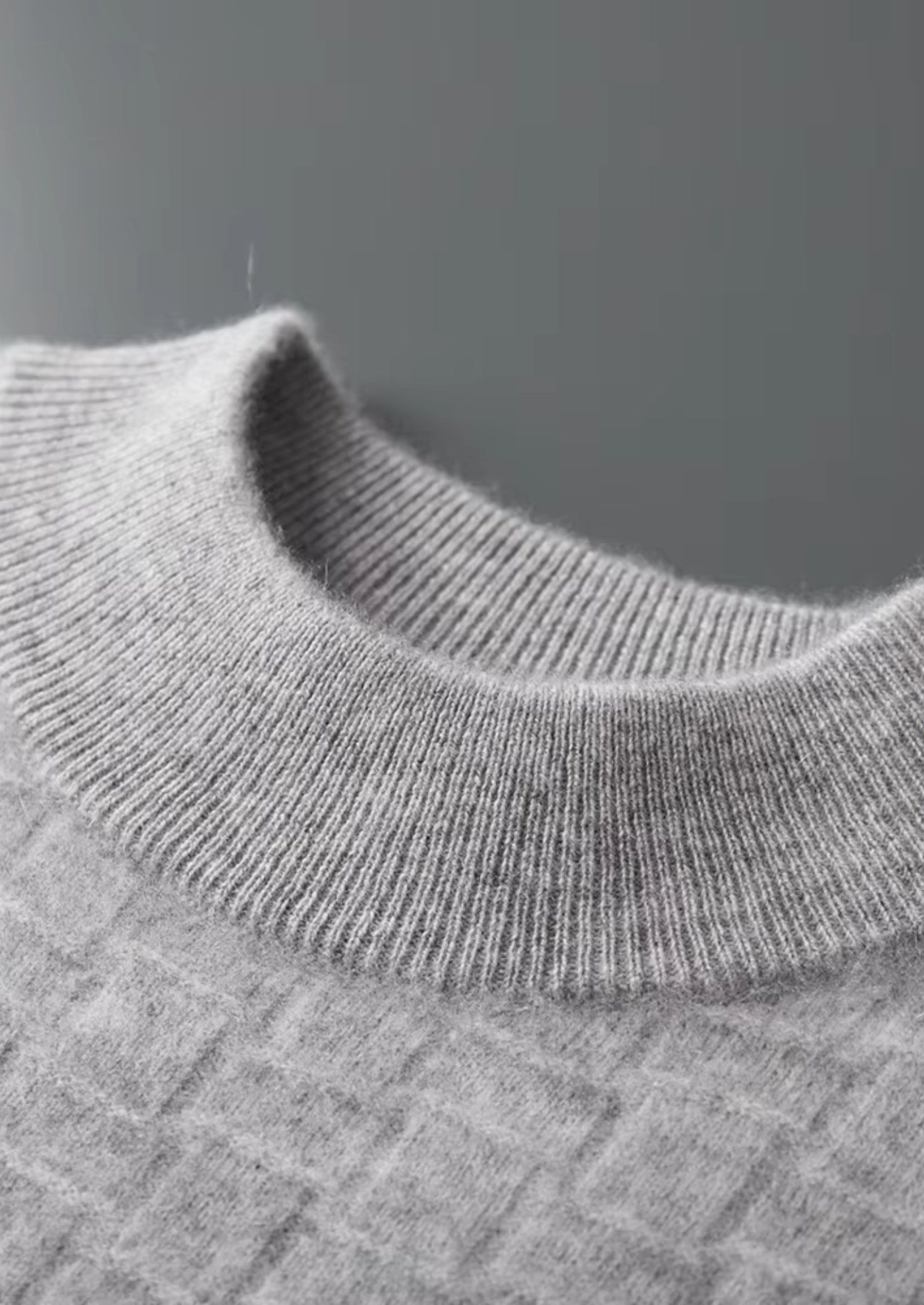 Suéter Gola Alta Texturizado em Lã Merino Extrafina